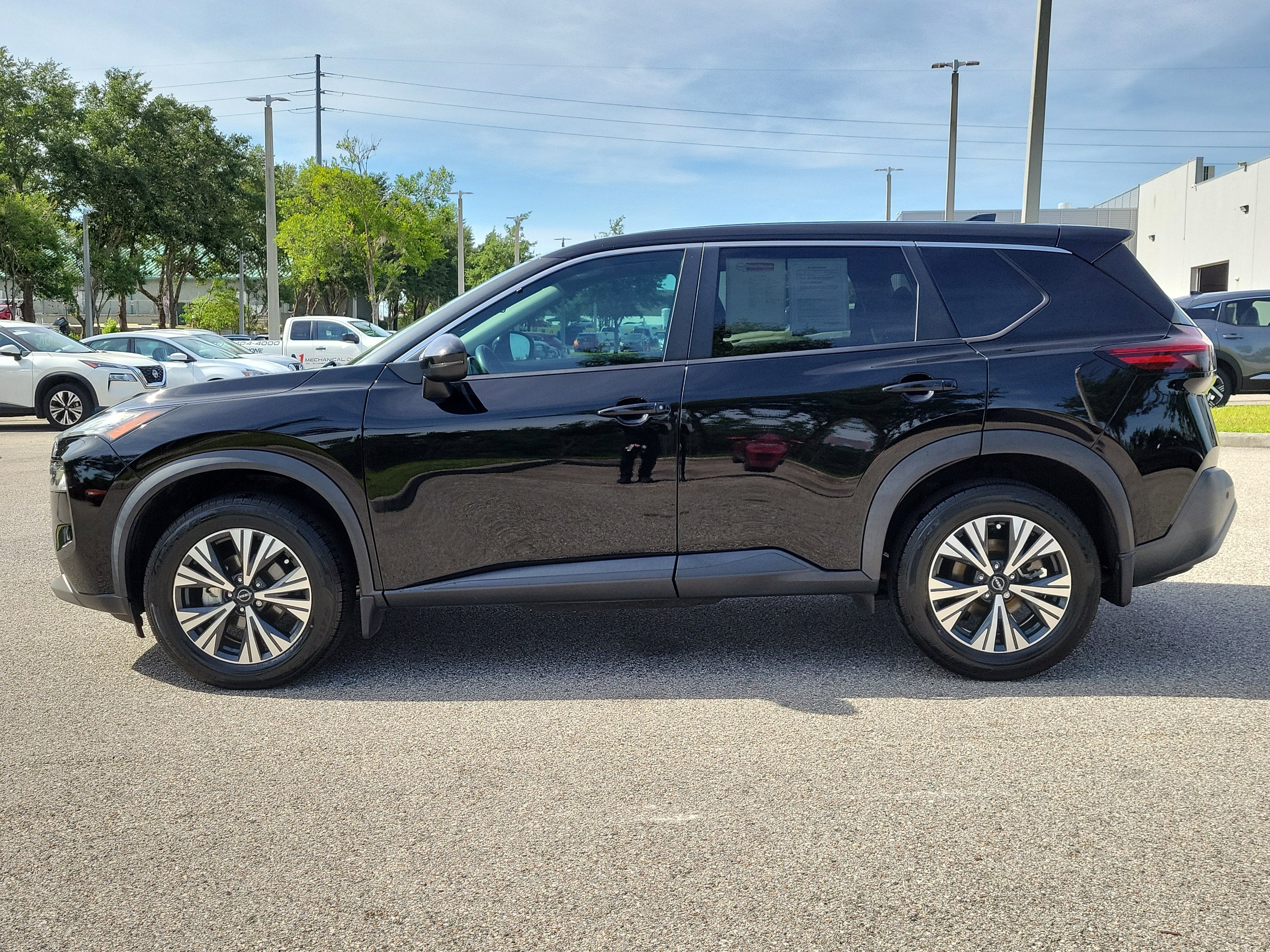 2022 Nissan Rogue SV