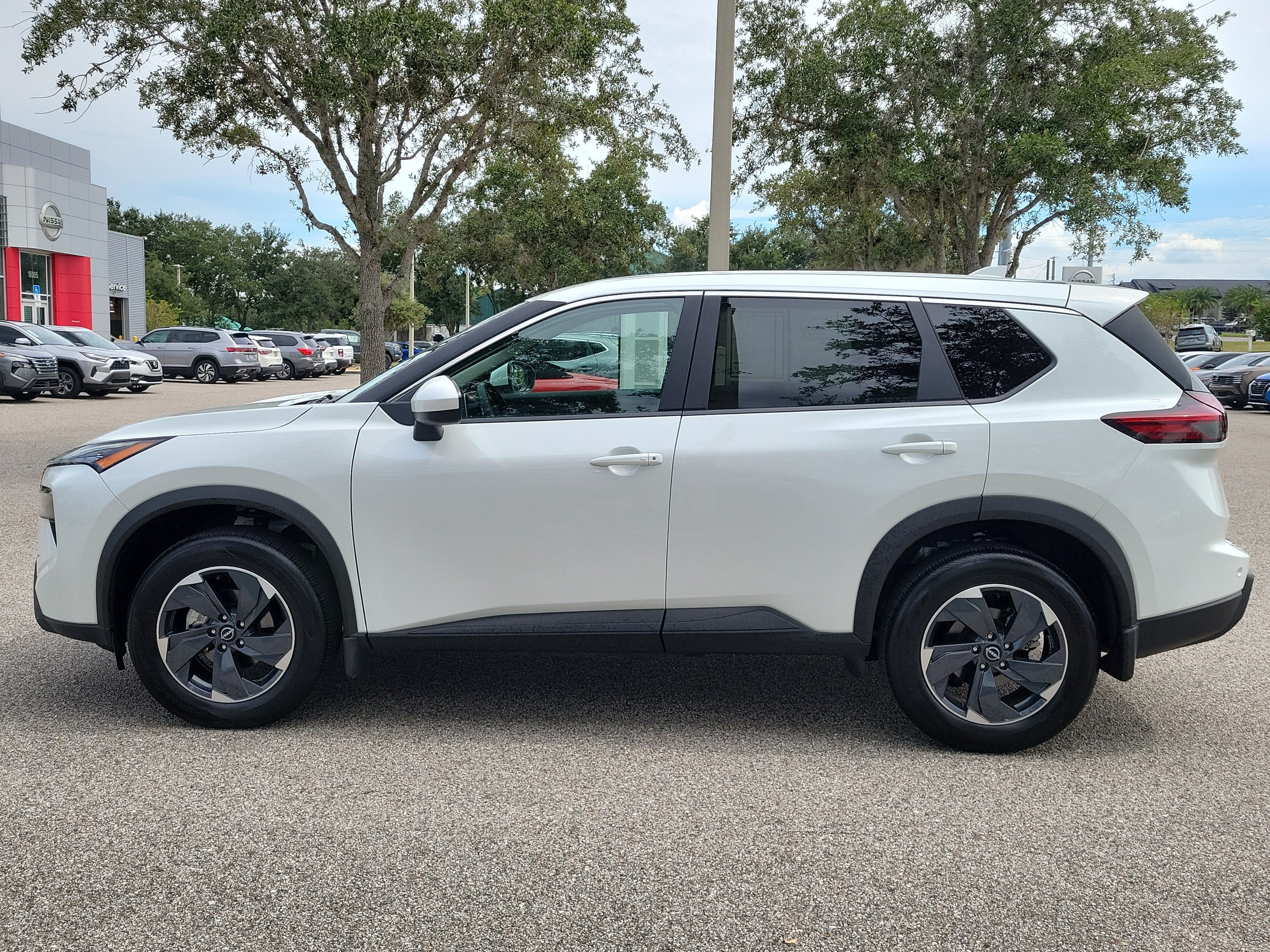 2025 Nissan Rogue SV