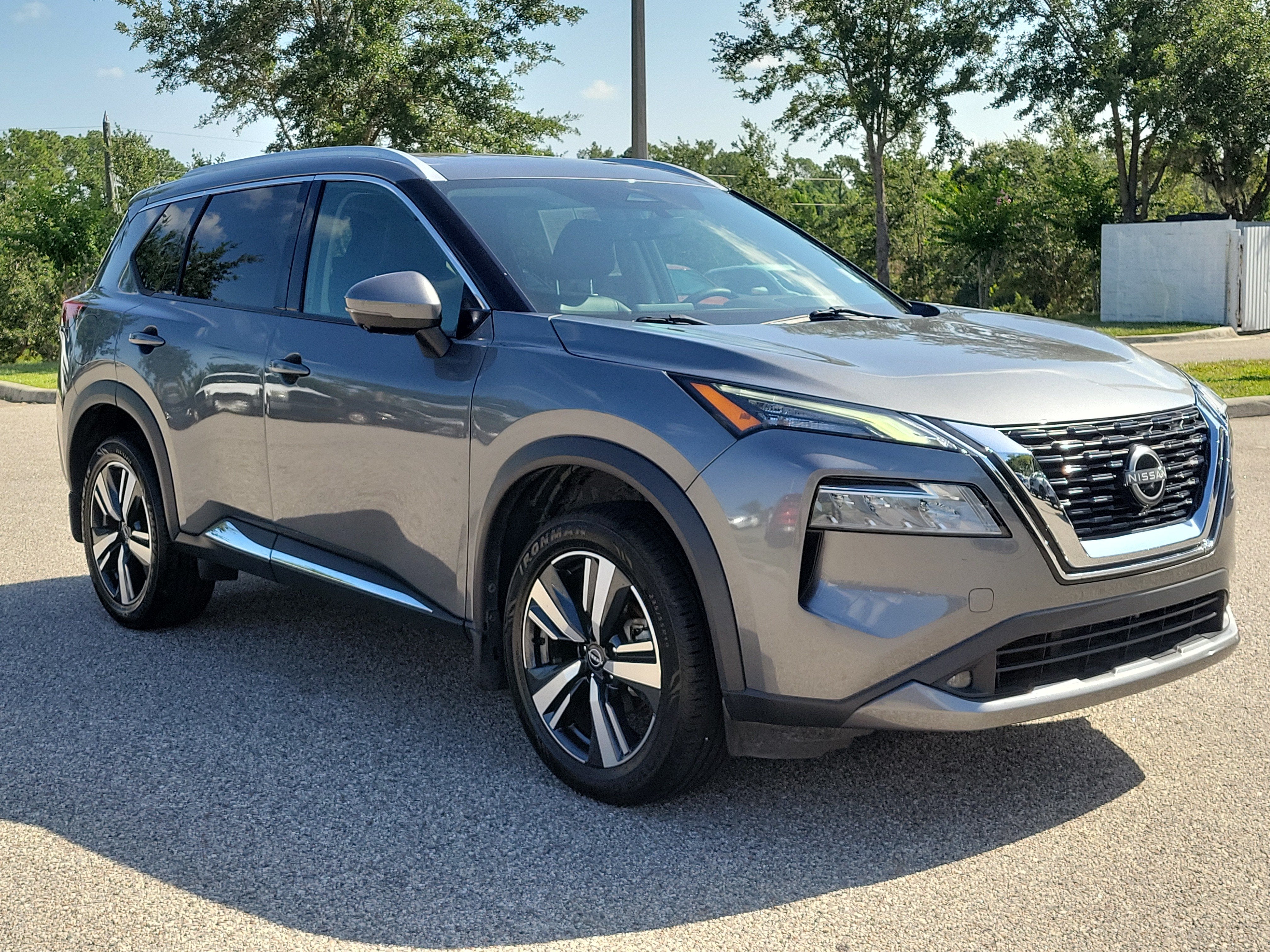 2022 Nissan Rogue SL