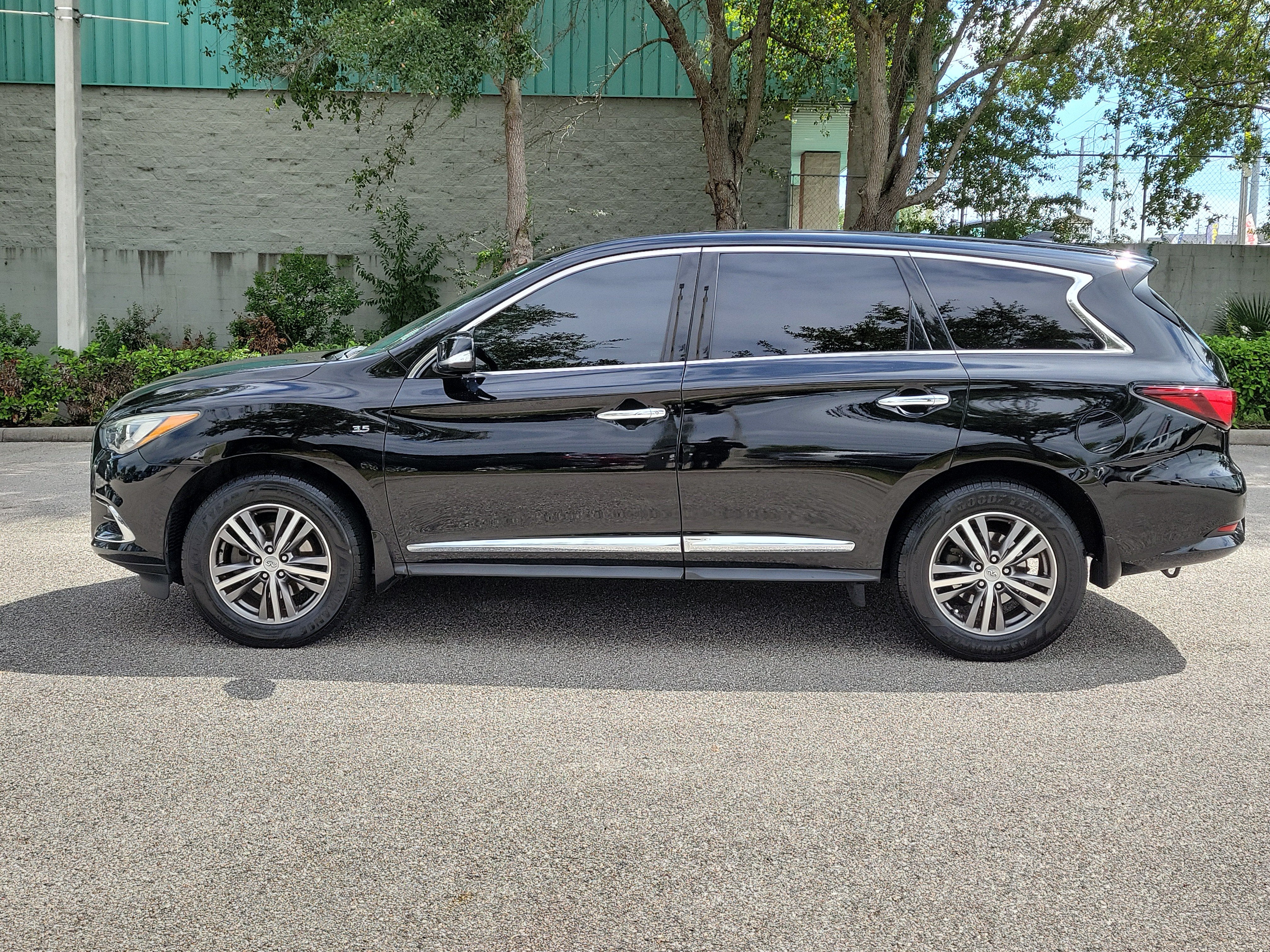 2020 INFINITI QX60 PURE