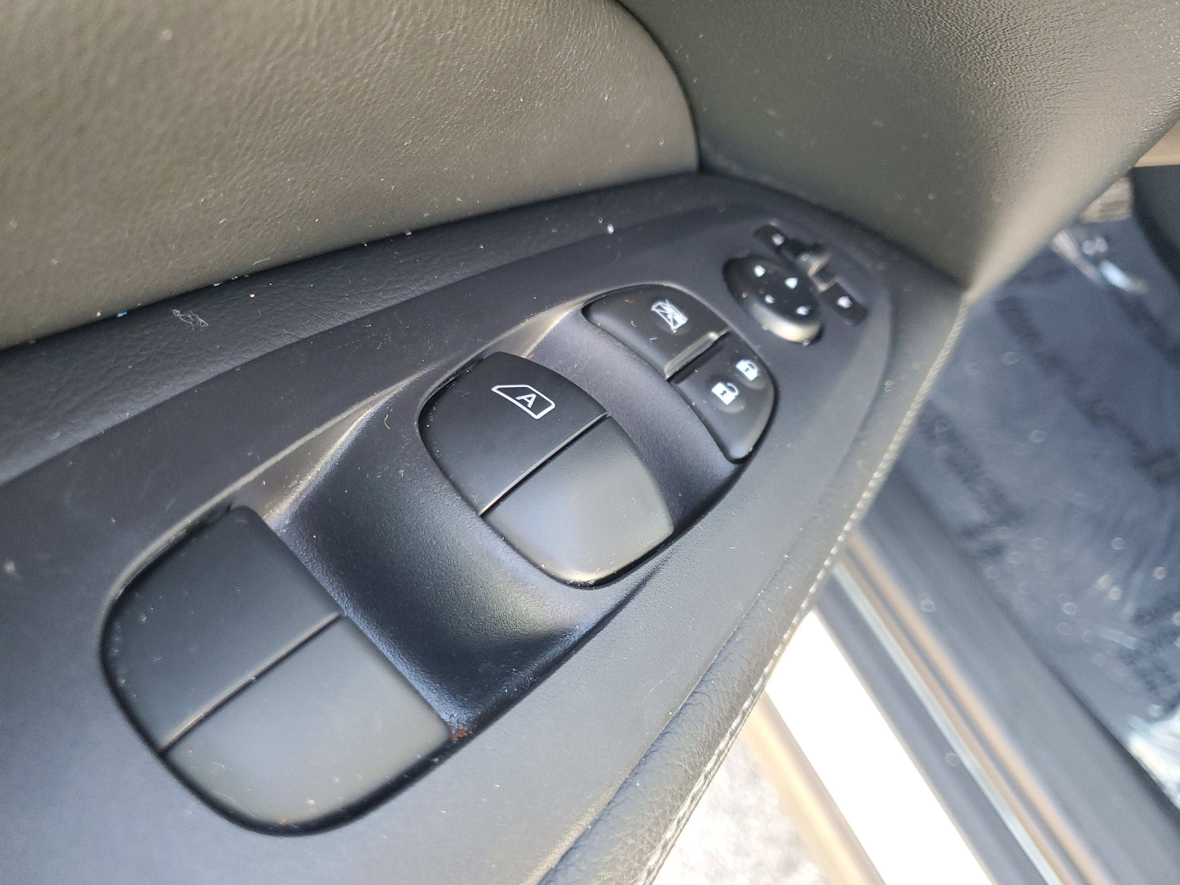 2020 Nissan Pathfinder S