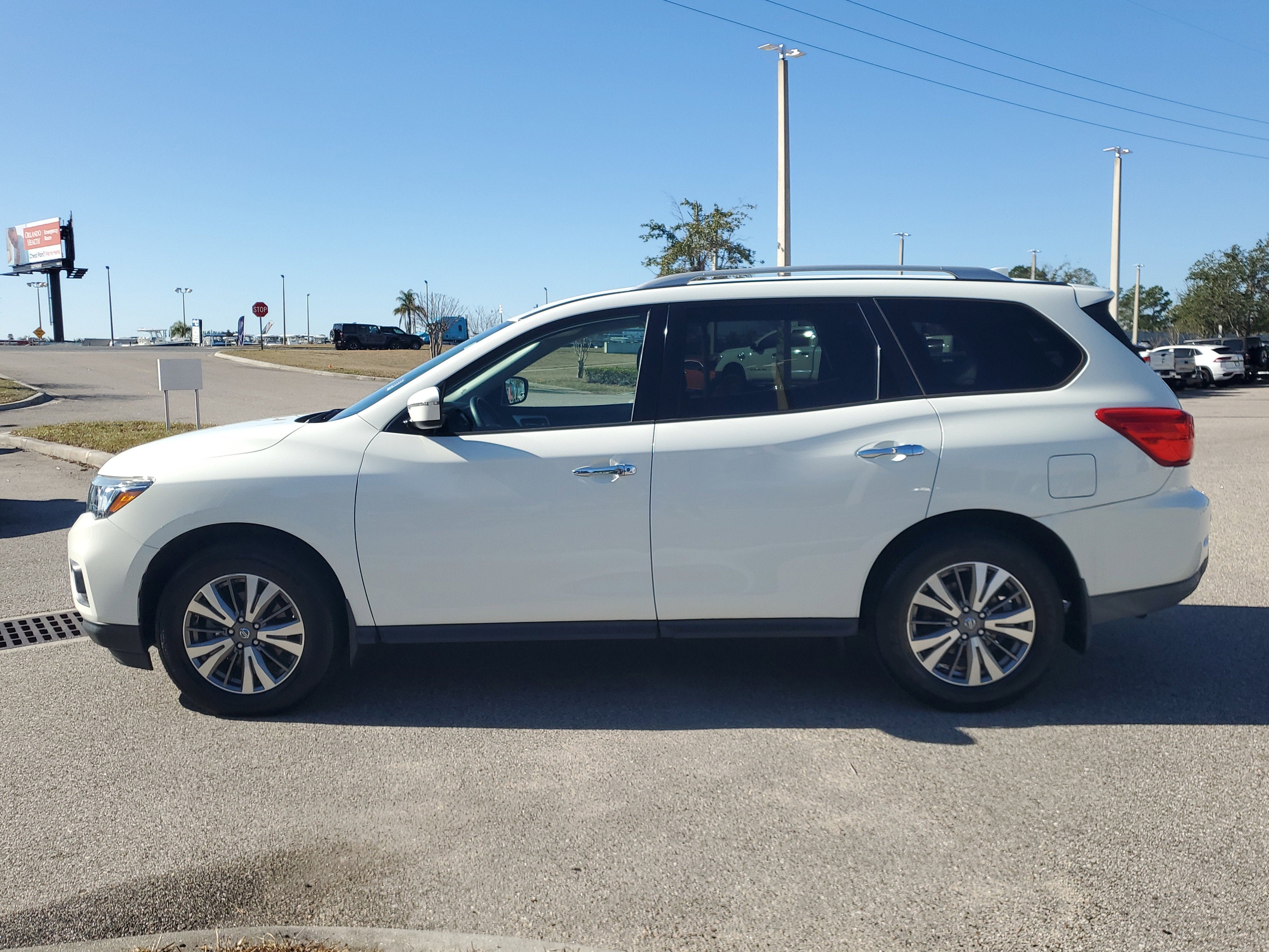 2020 Nissan Pathfinder S