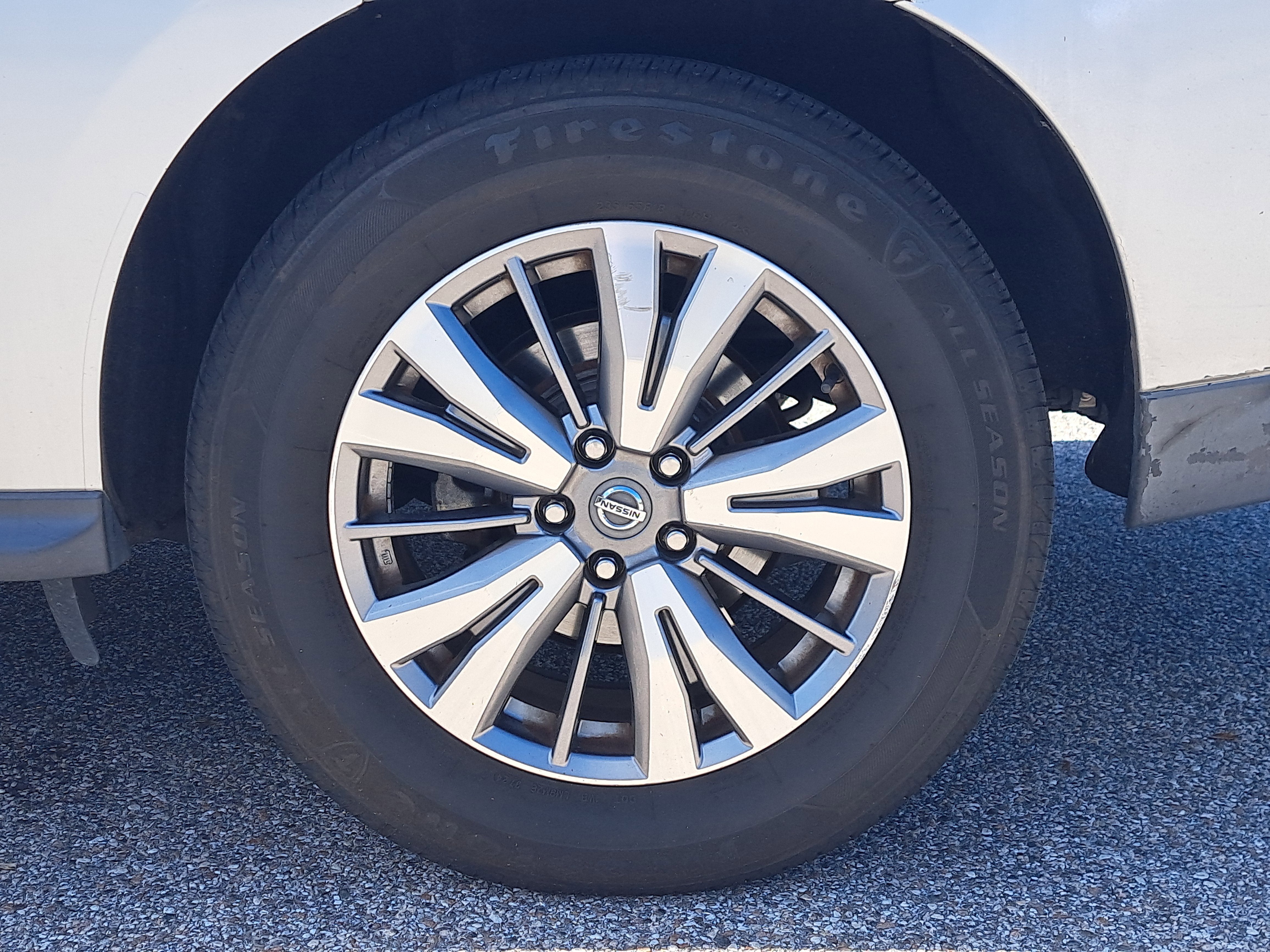 2019 Nissan Pathfinder SV