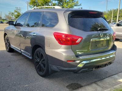 2017 Nissan Pathfinder Platinum