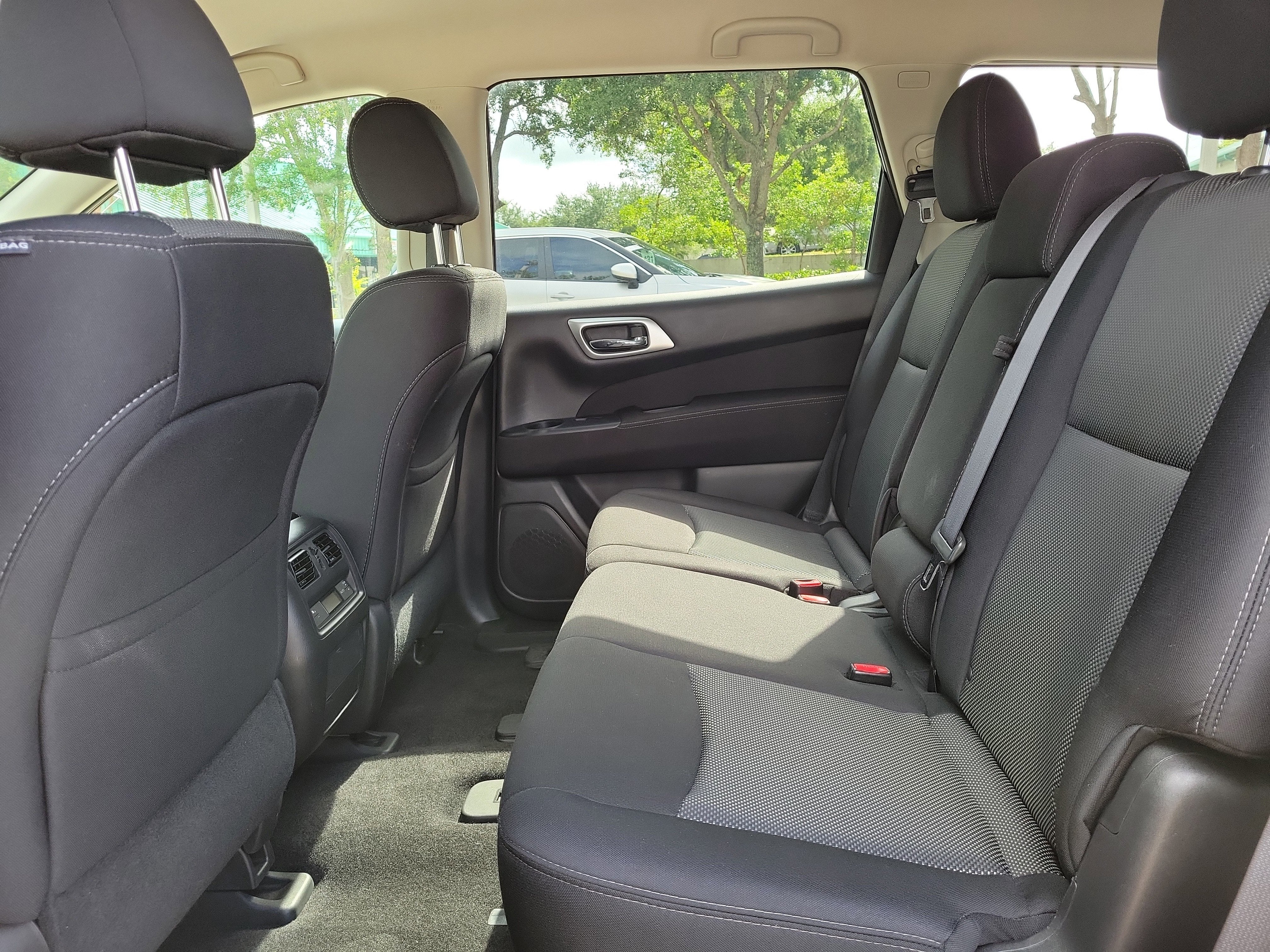 2017 Nissan Pathfinder S