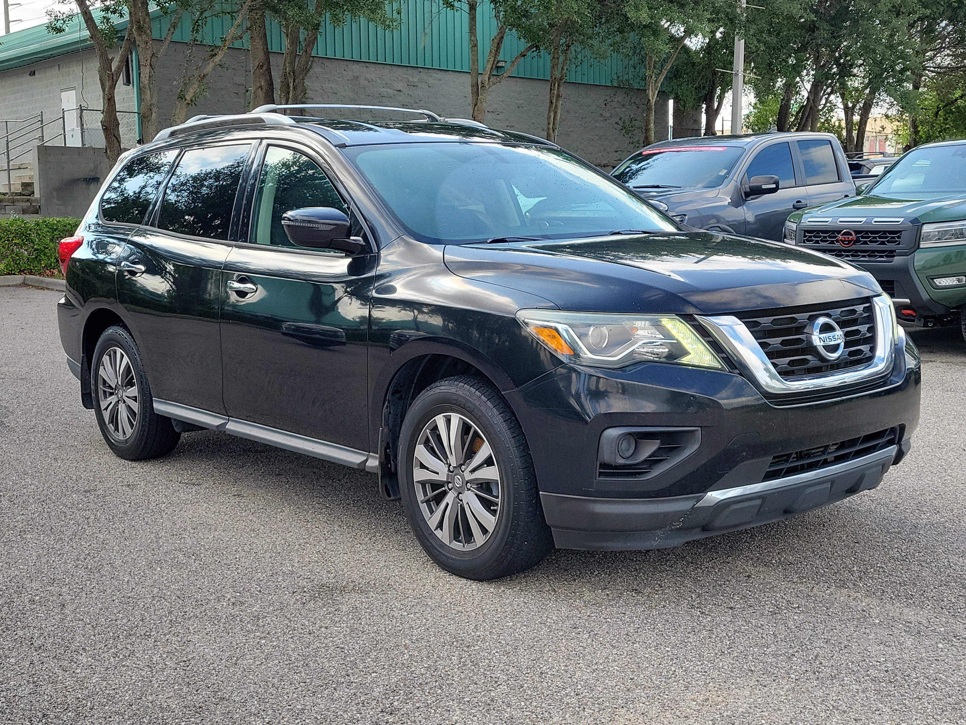 2017 Nissan Pathfinder S