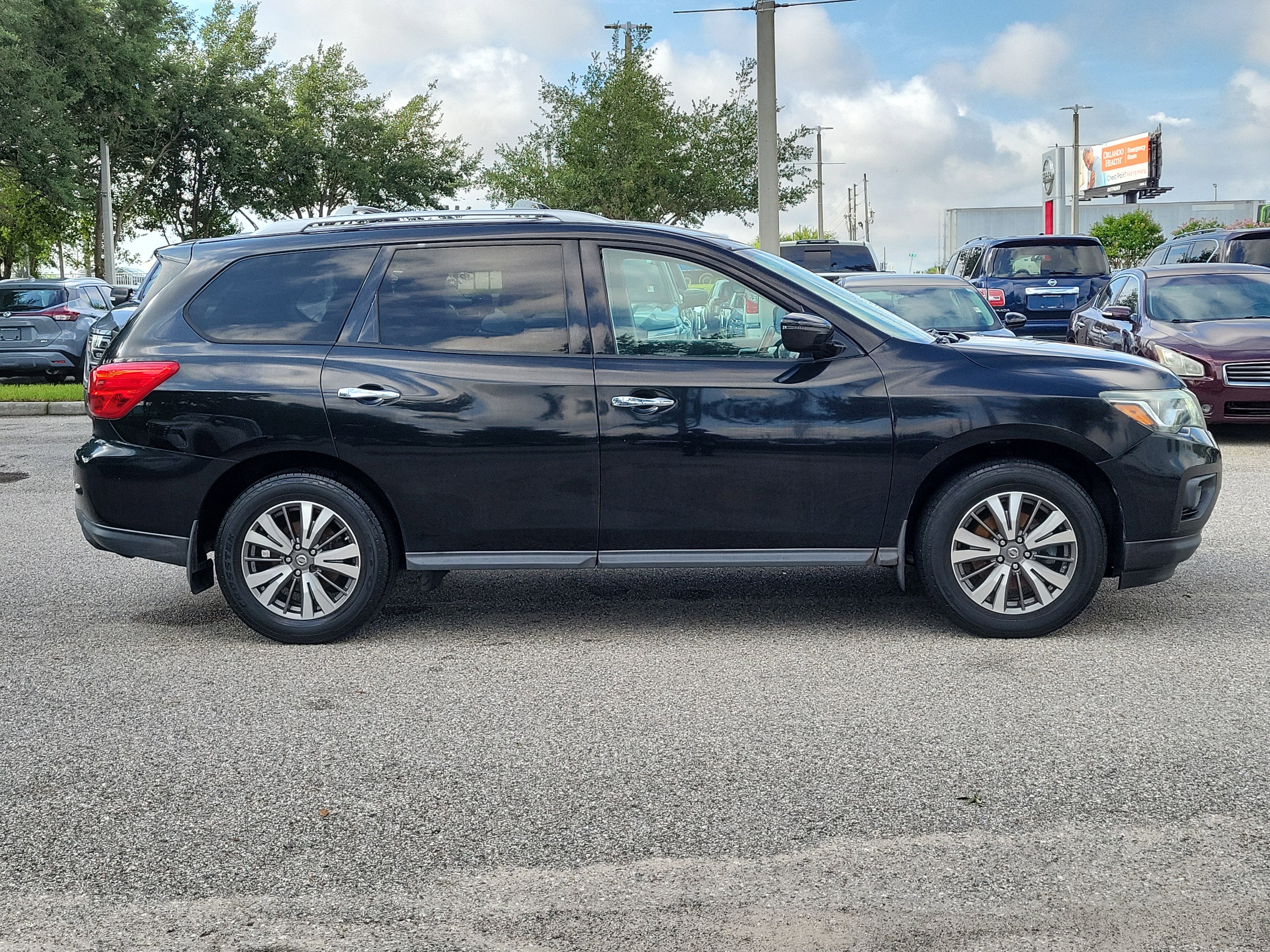 2017 Nissan Pathfinder S