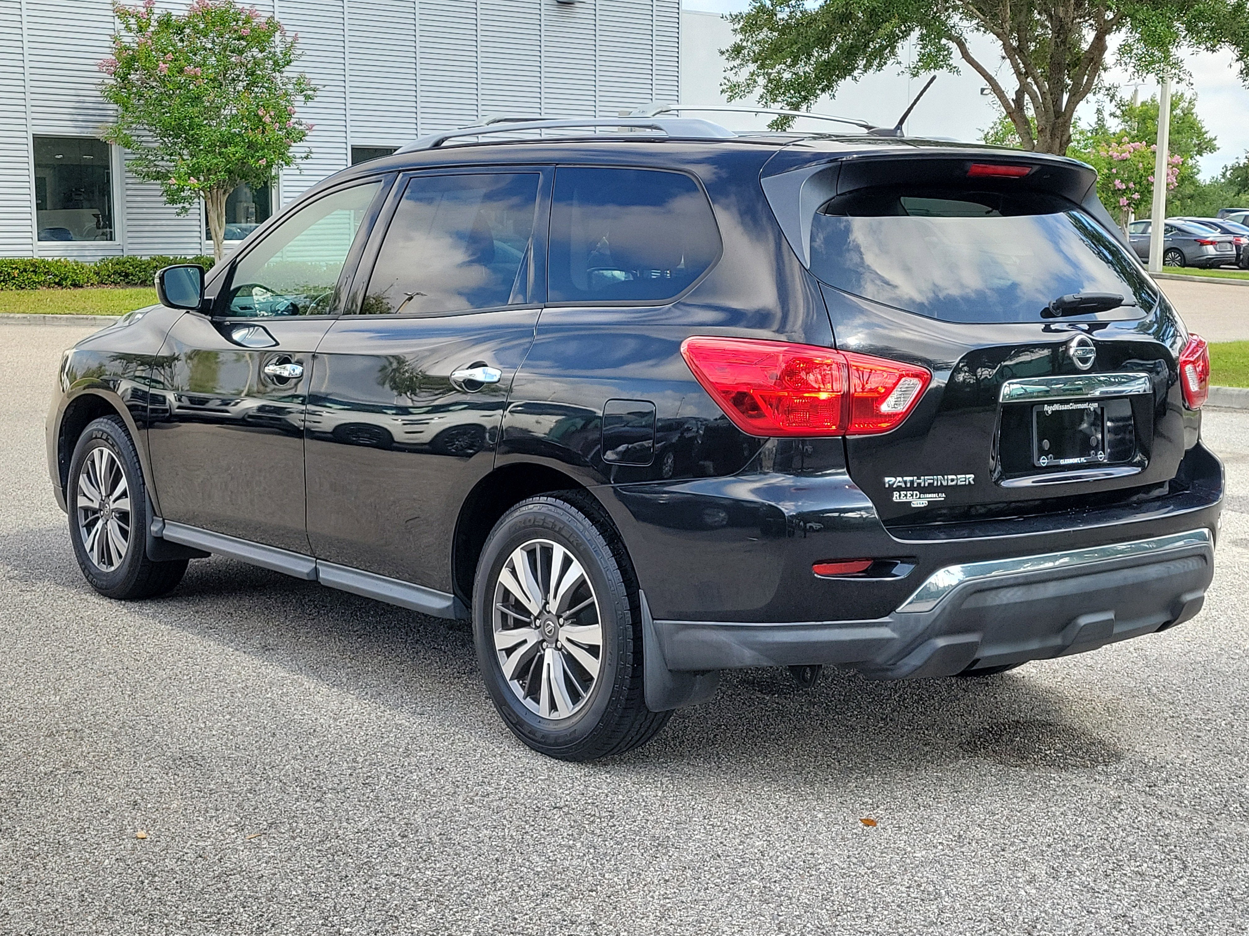 2017 Nissan Pathfinder S