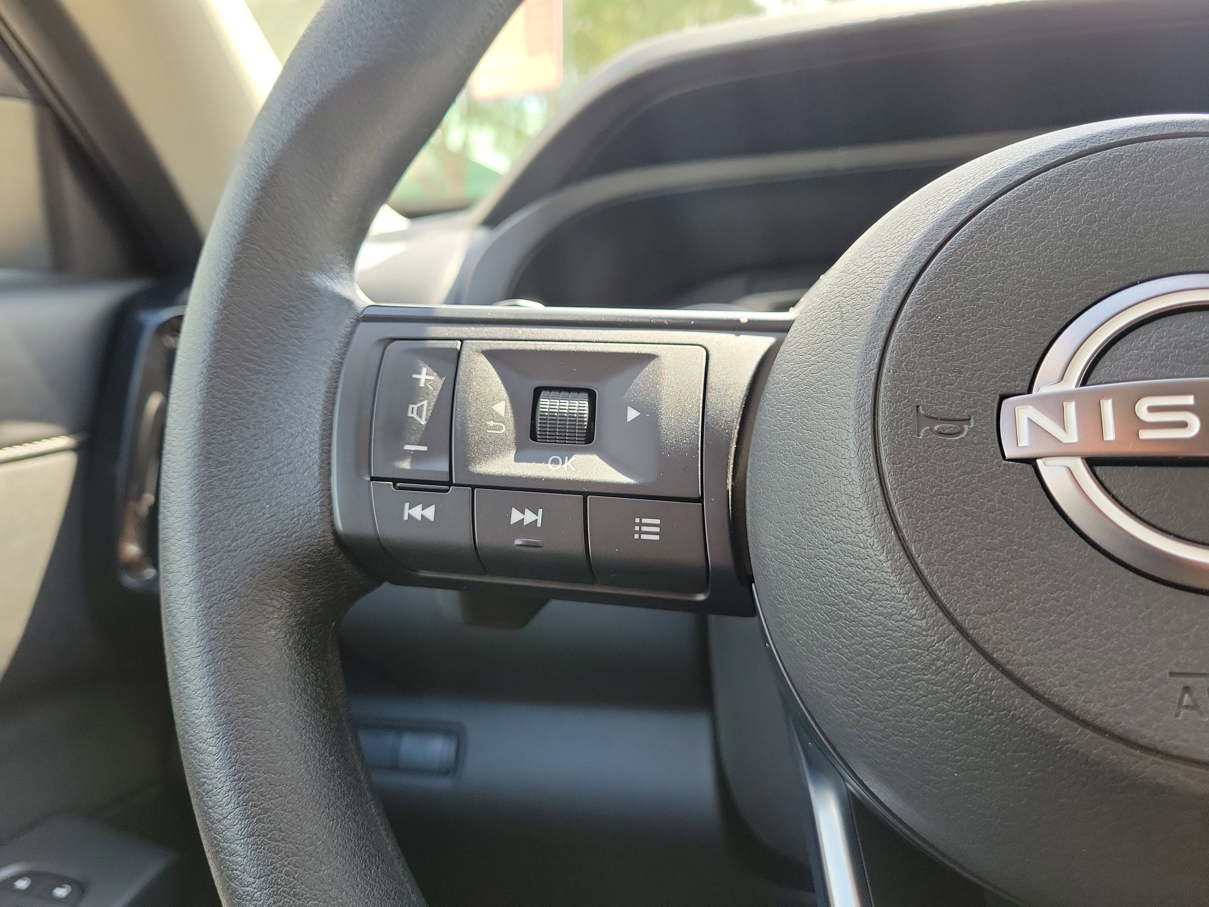 2025 Nissan Pathfinder S