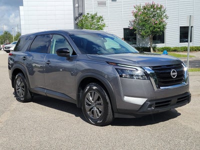 2025 Nissan Pathfinder S