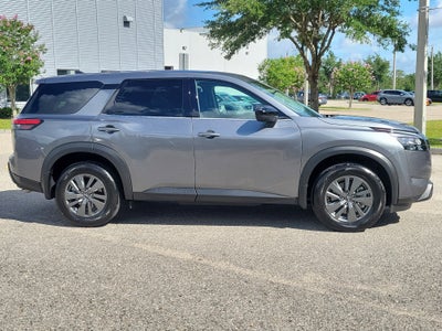 2025 Nissan Pathfinder S