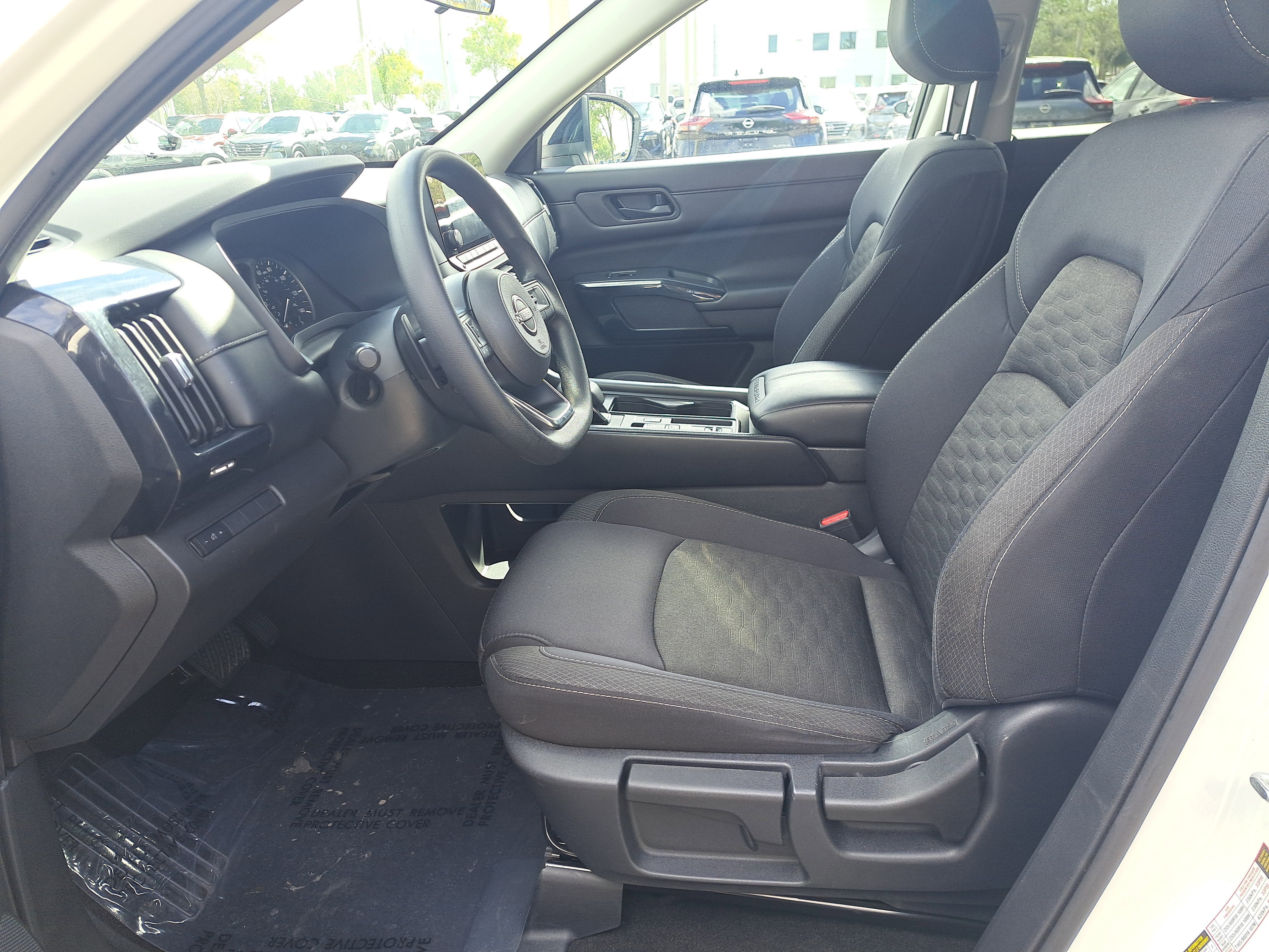 2023 Nissan Pathfinder S