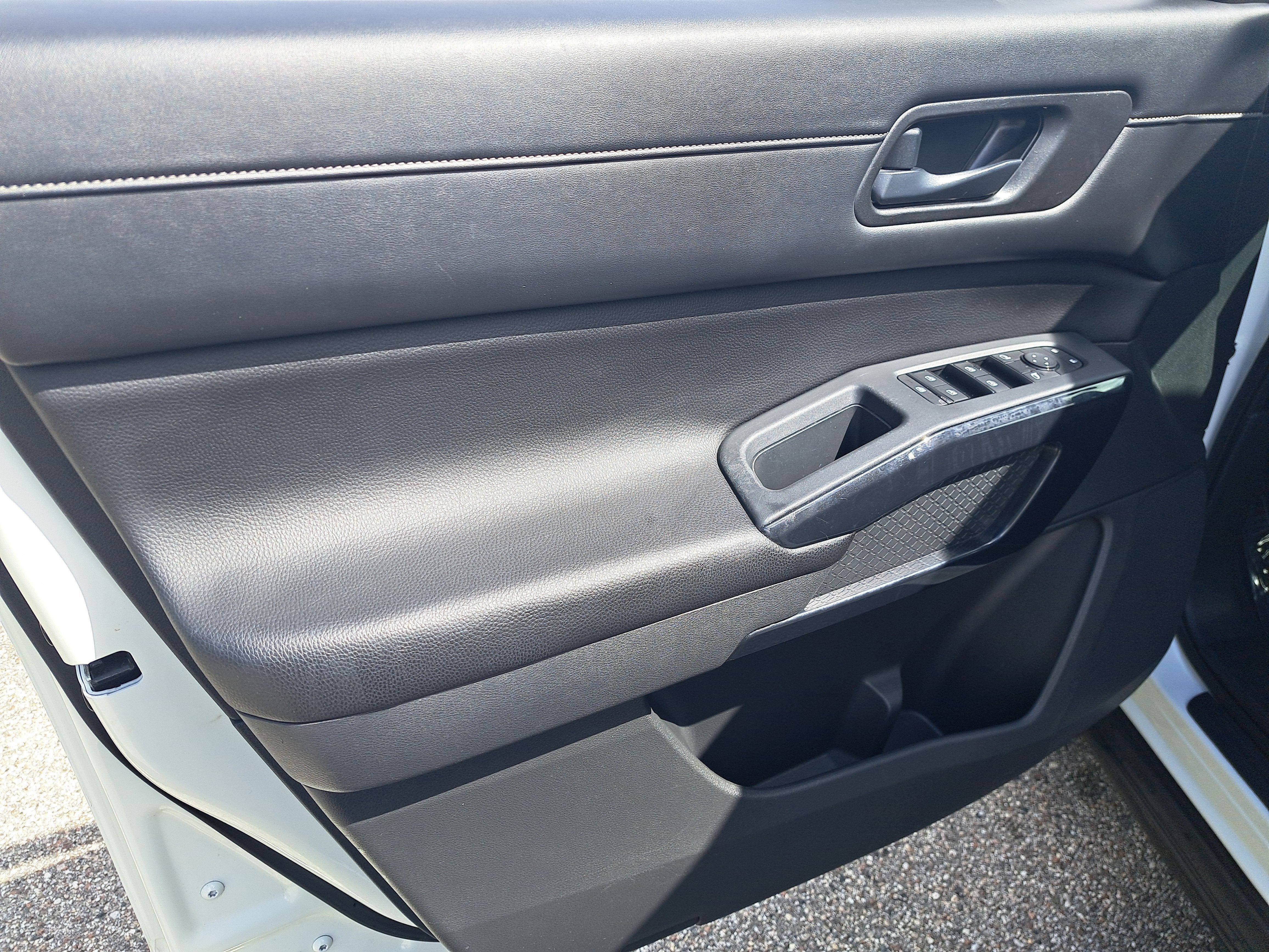 2023 Nissan Pathfinder S