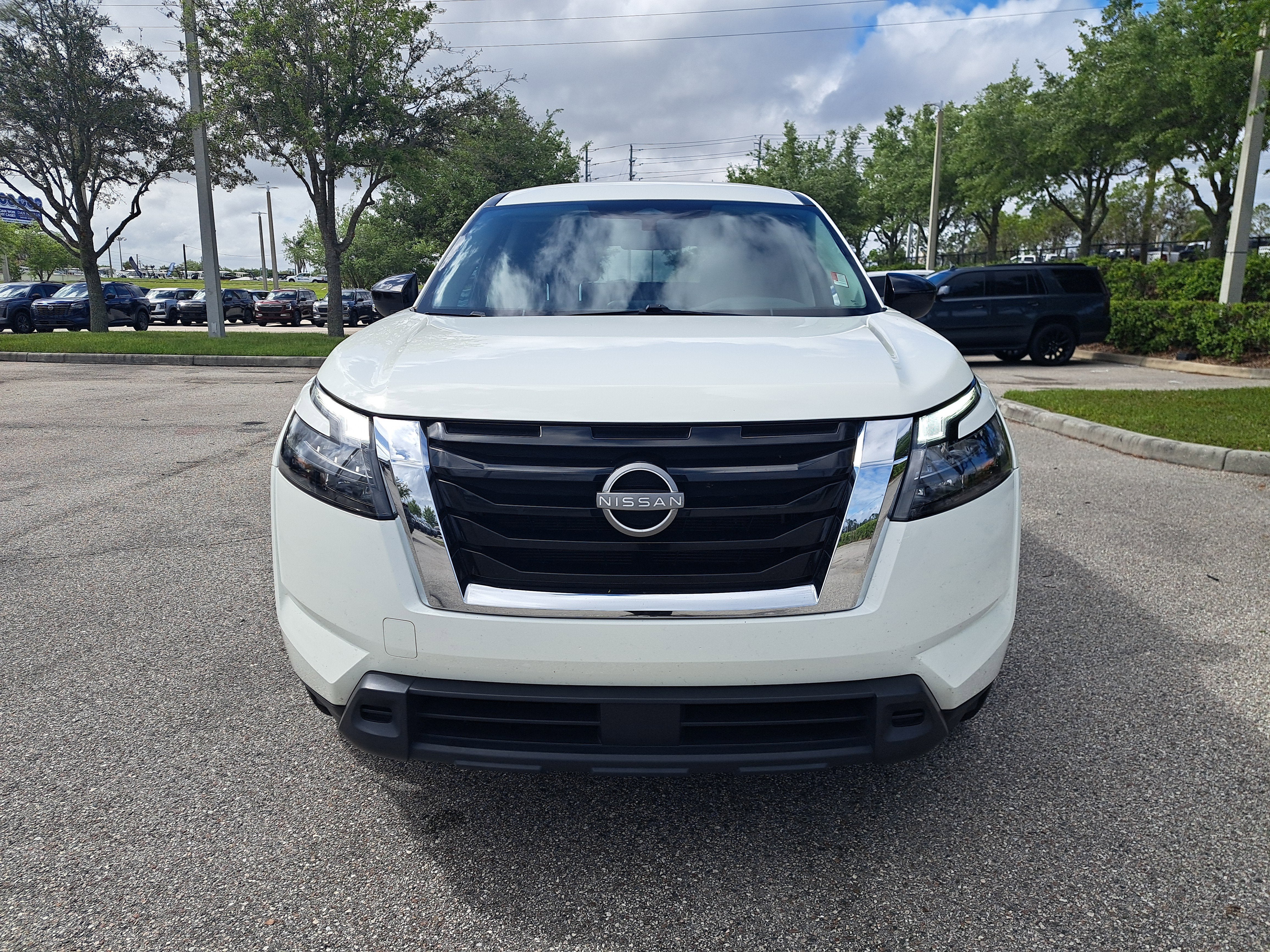 2023 Nissan Pathfinder S