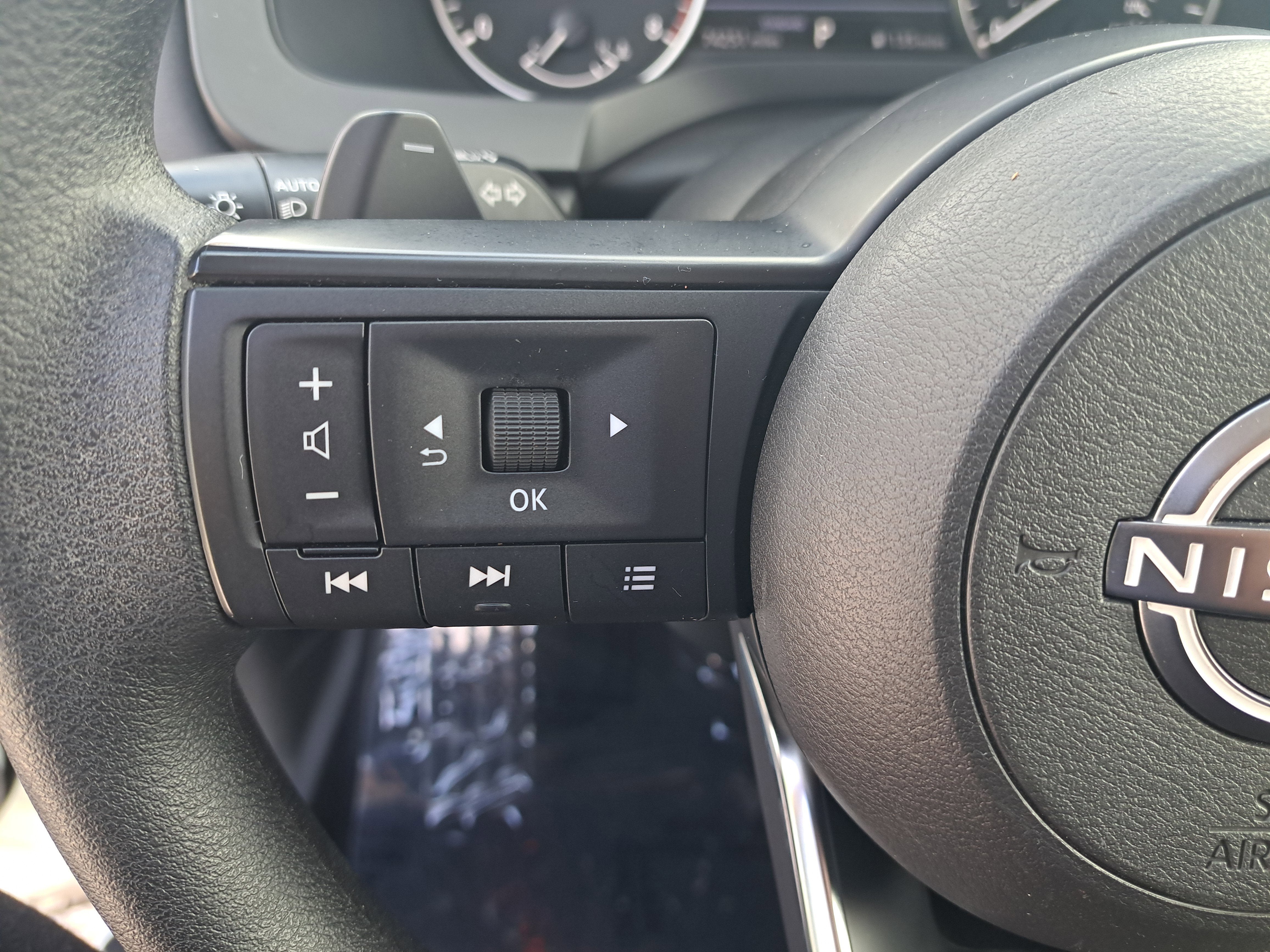 2023 Nissan Pathfinder S