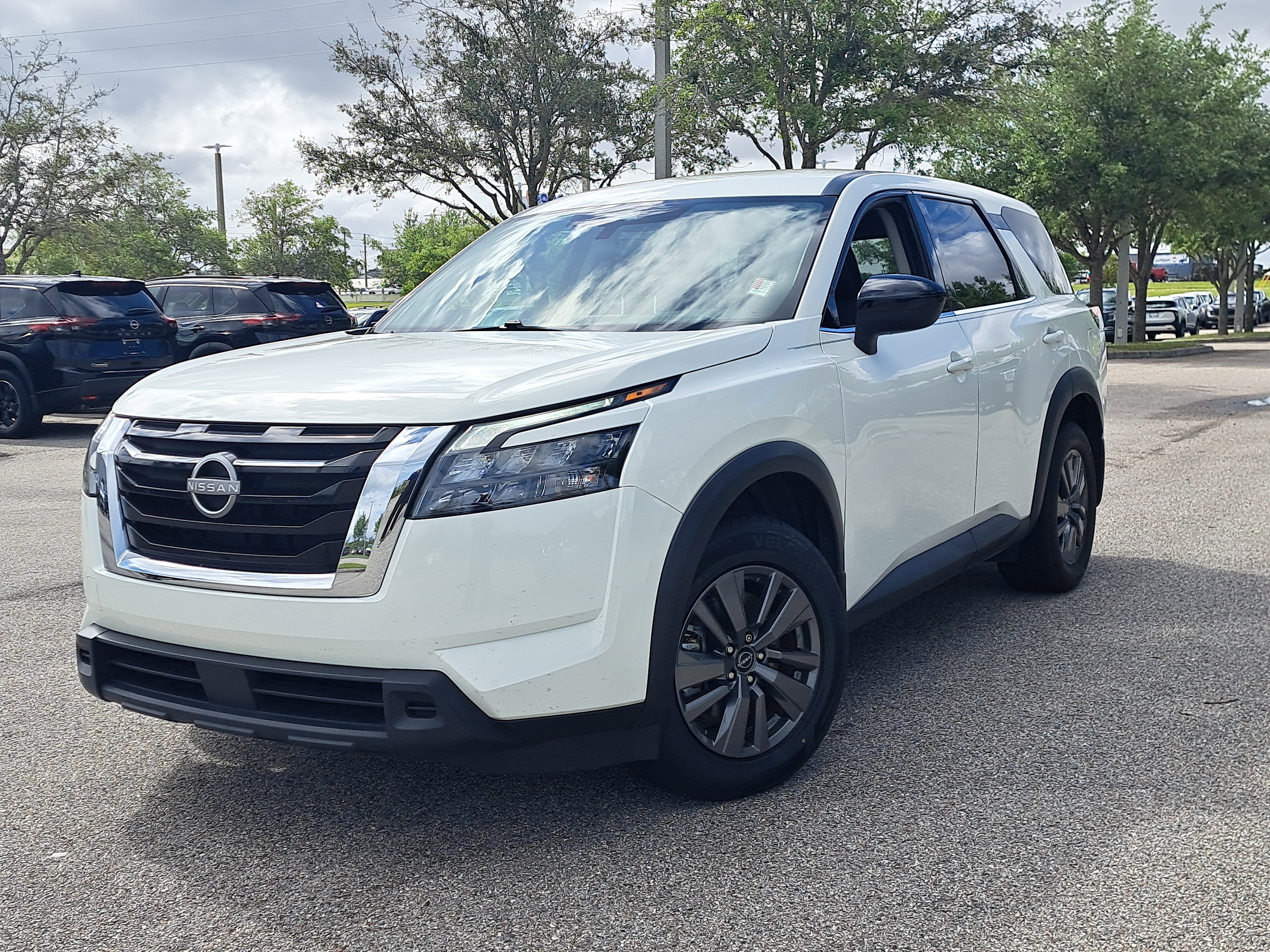 2023 Nissan Pathfinder S