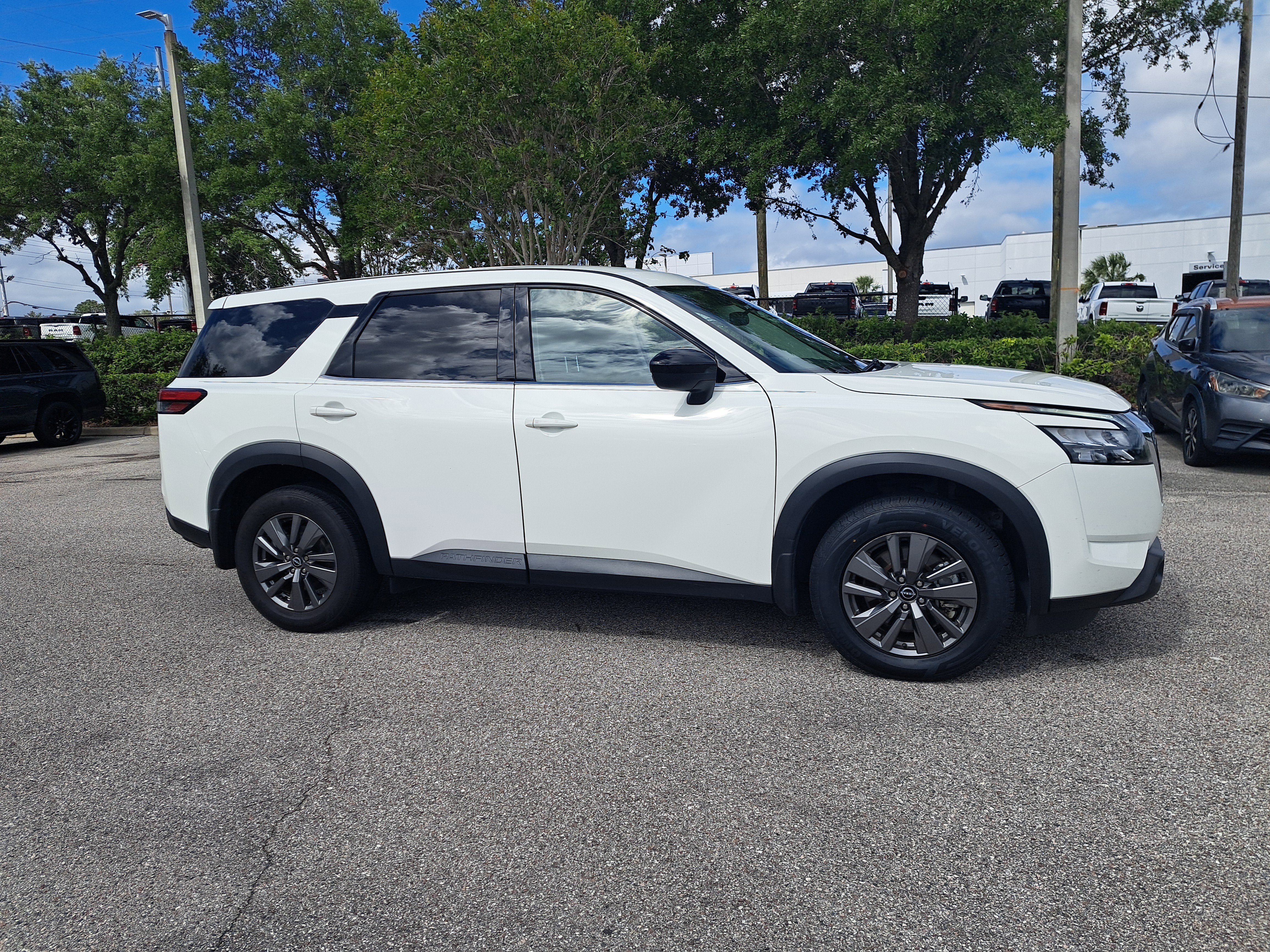 2023 Nissan Pathfinder S