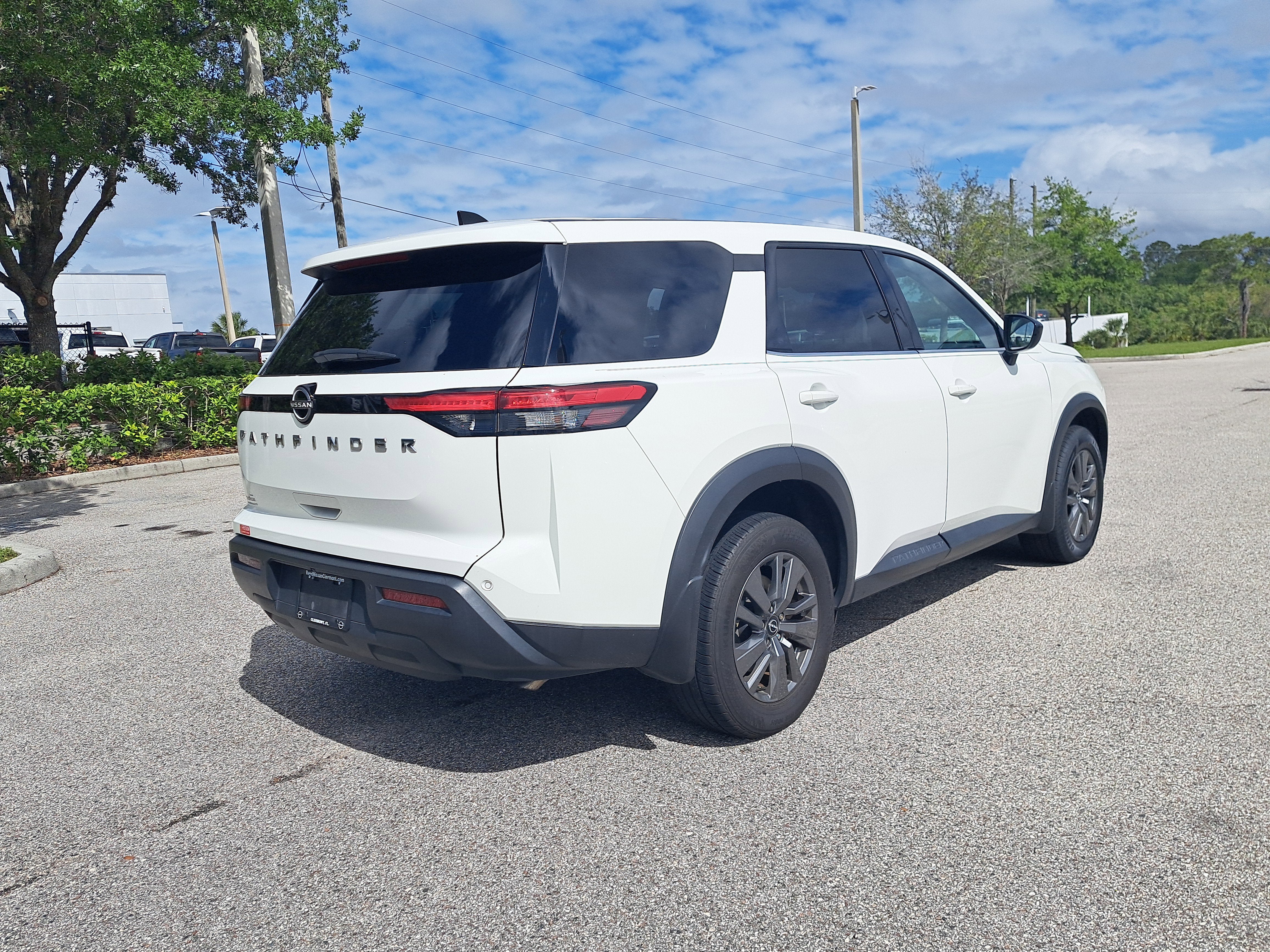 2023 Nissan Pathfinder S