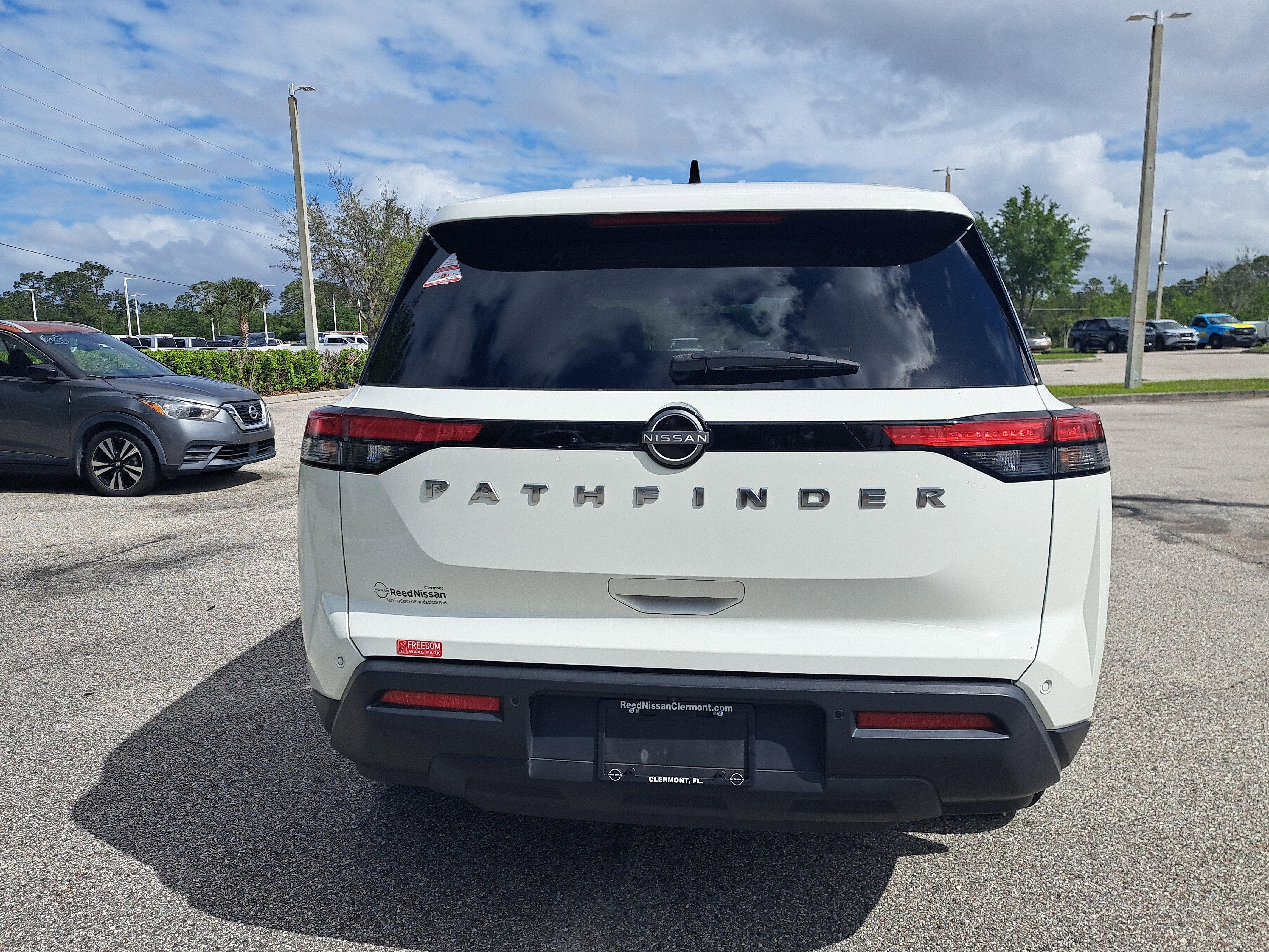 2023 Nissan Pathfinder S