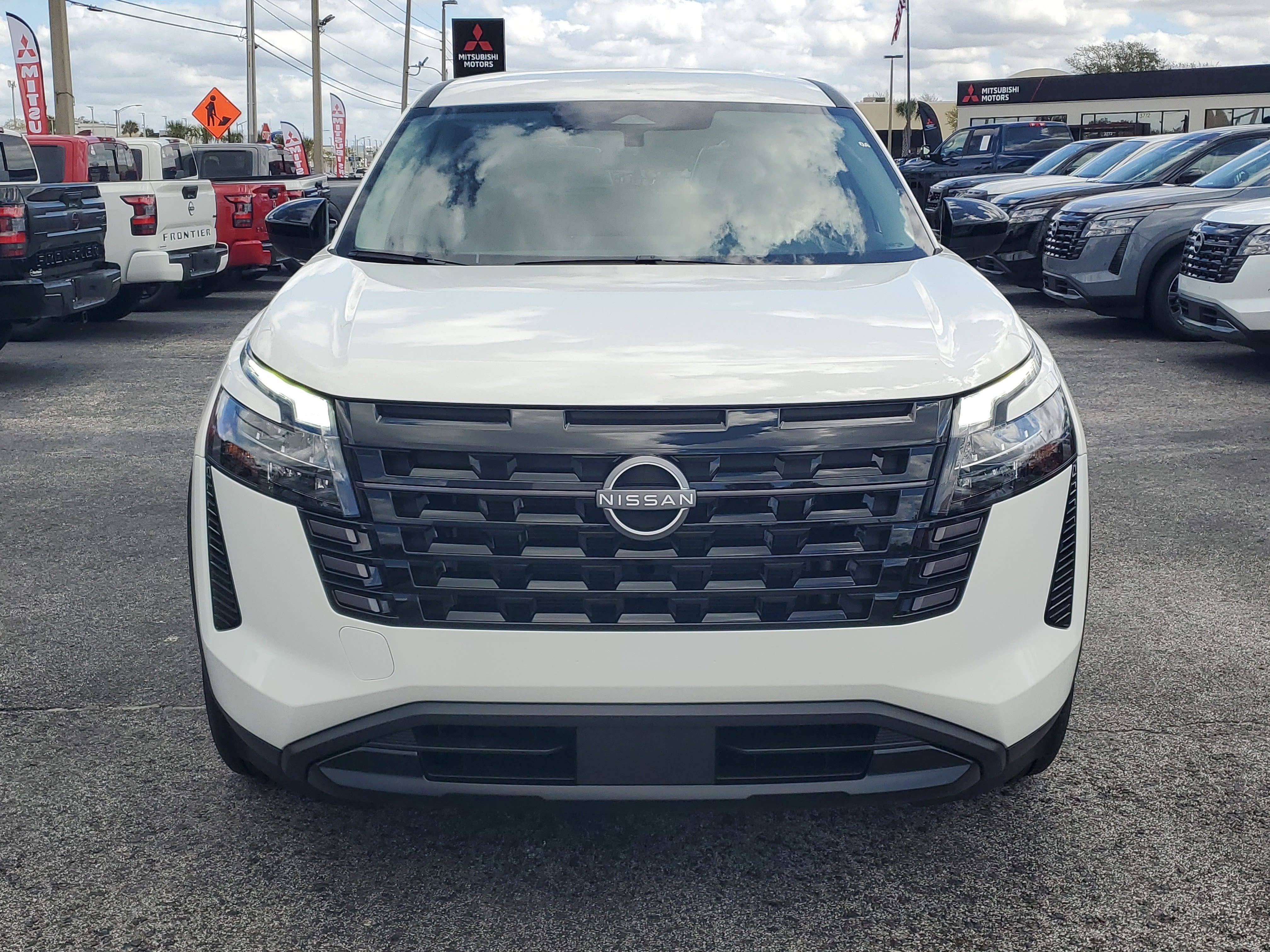 2026 Nissan Pathfinder S