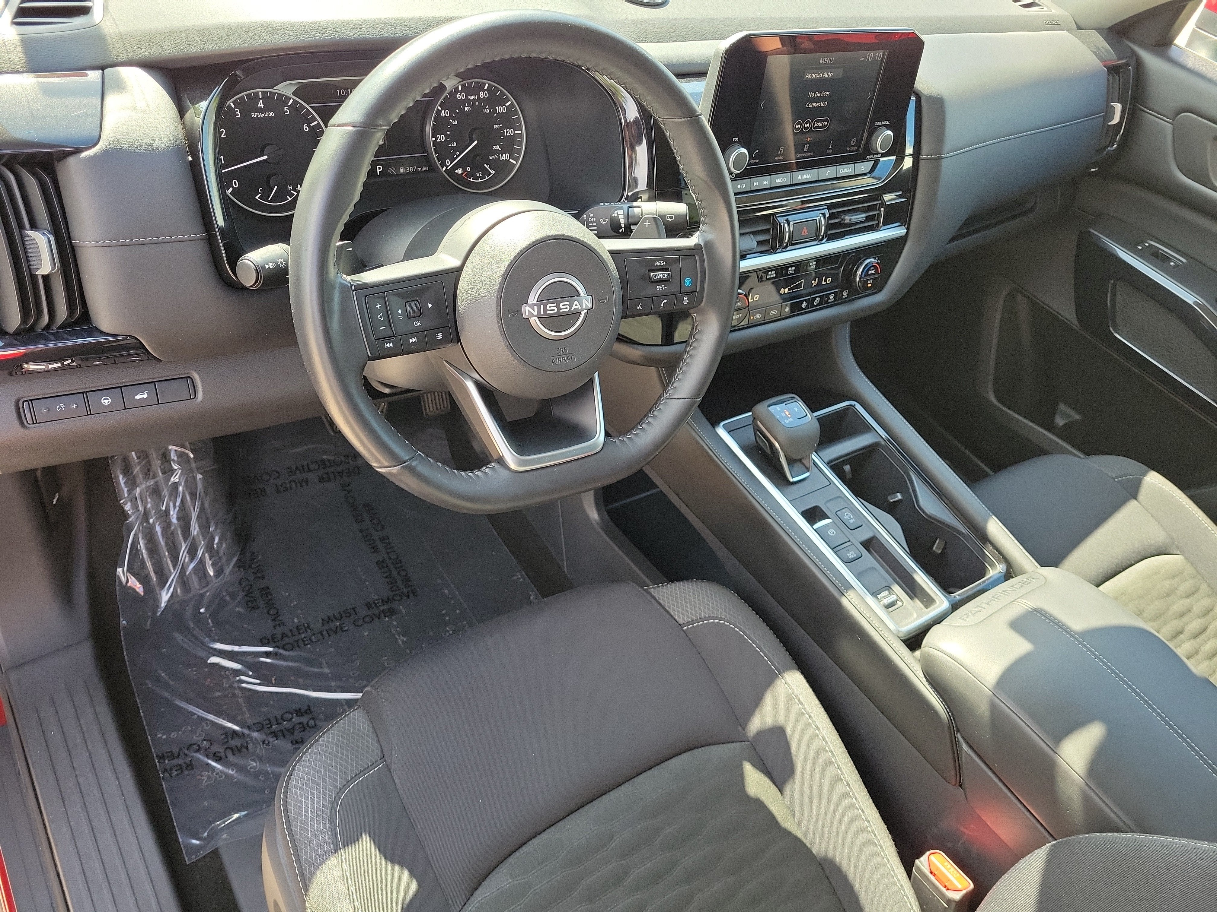 2025 Nissan Pathfinder SV