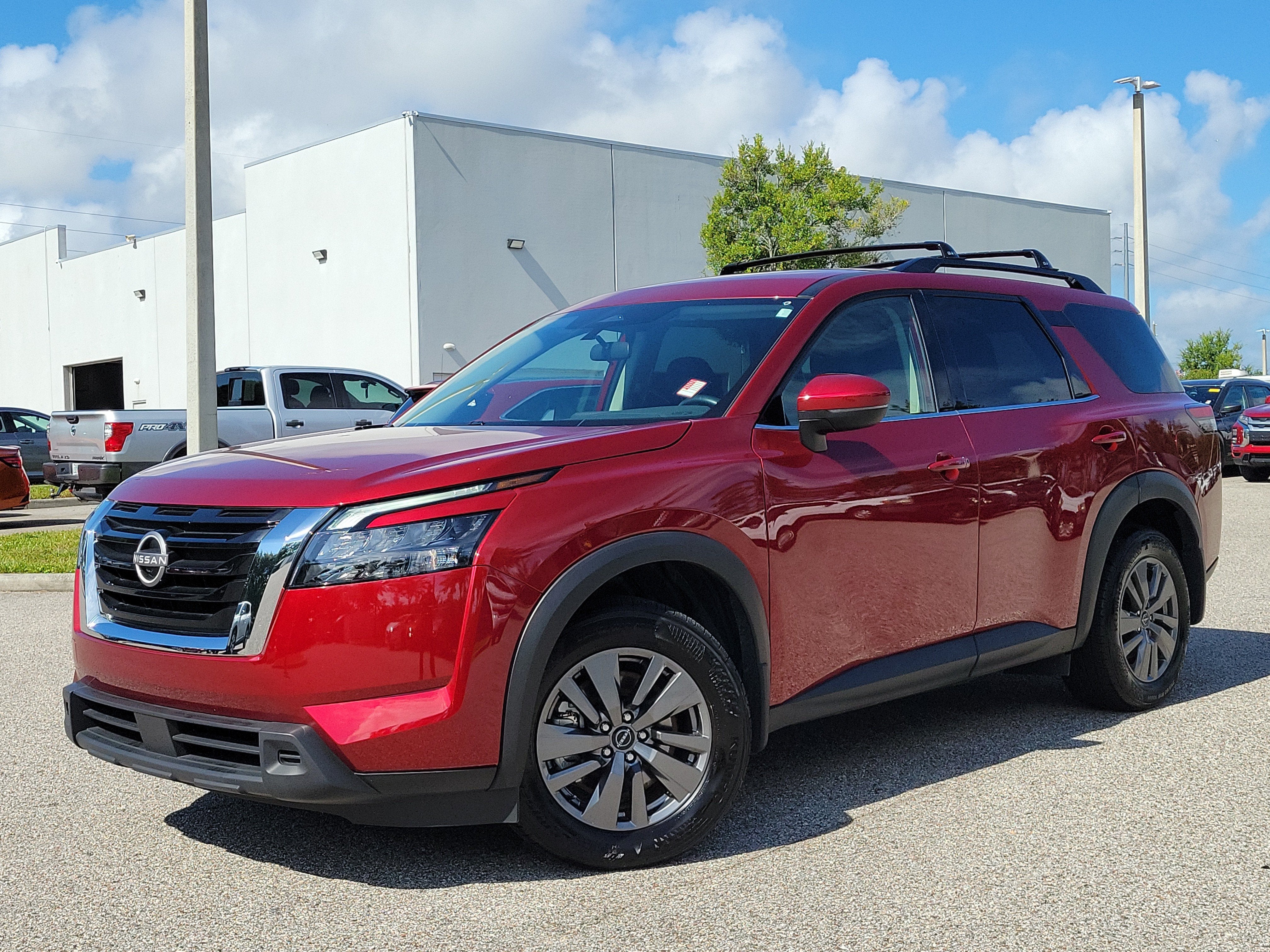 2025 Nissan Pathfinder SV