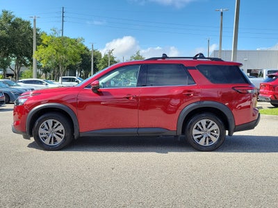 2025 Nissan Pathfinder SV