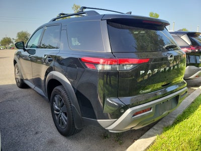 2024 Nissan Pathfinder SV