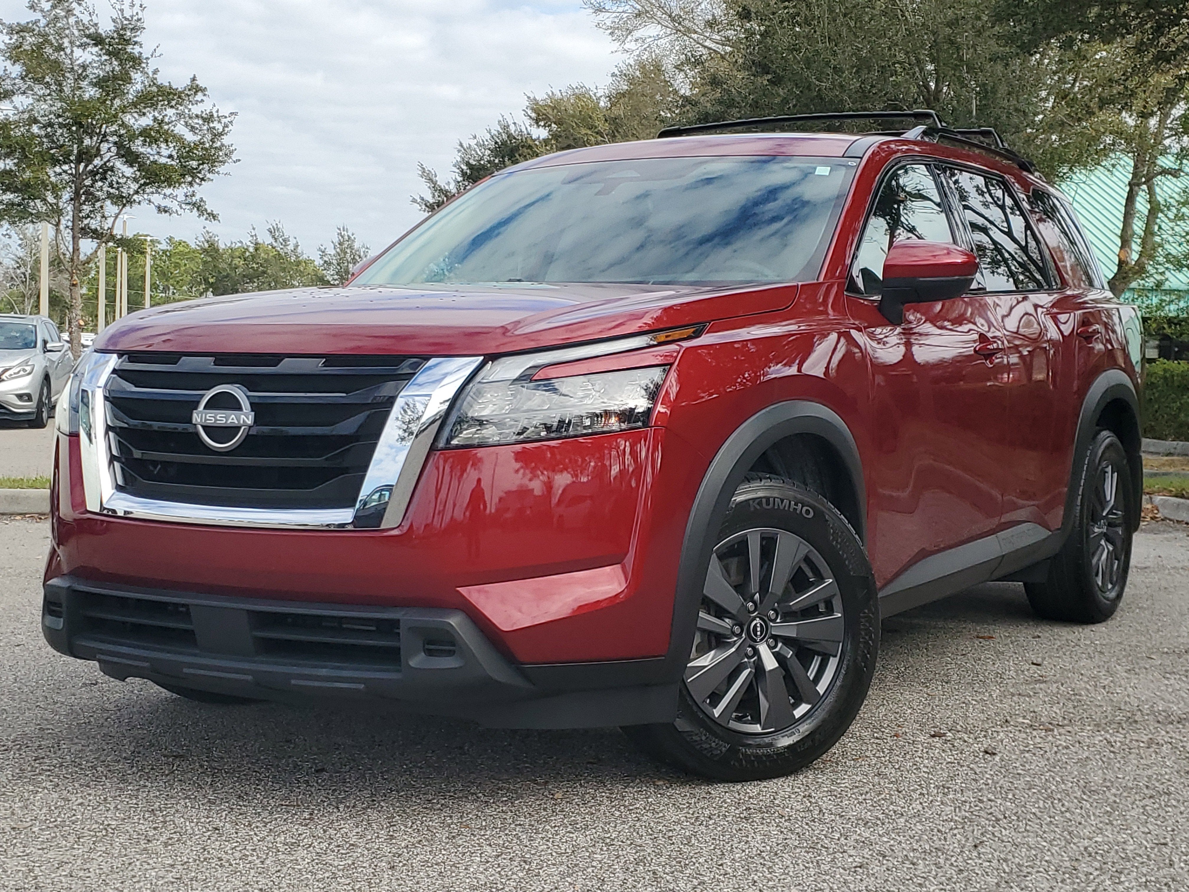2024 Nissan Pathfinder SV