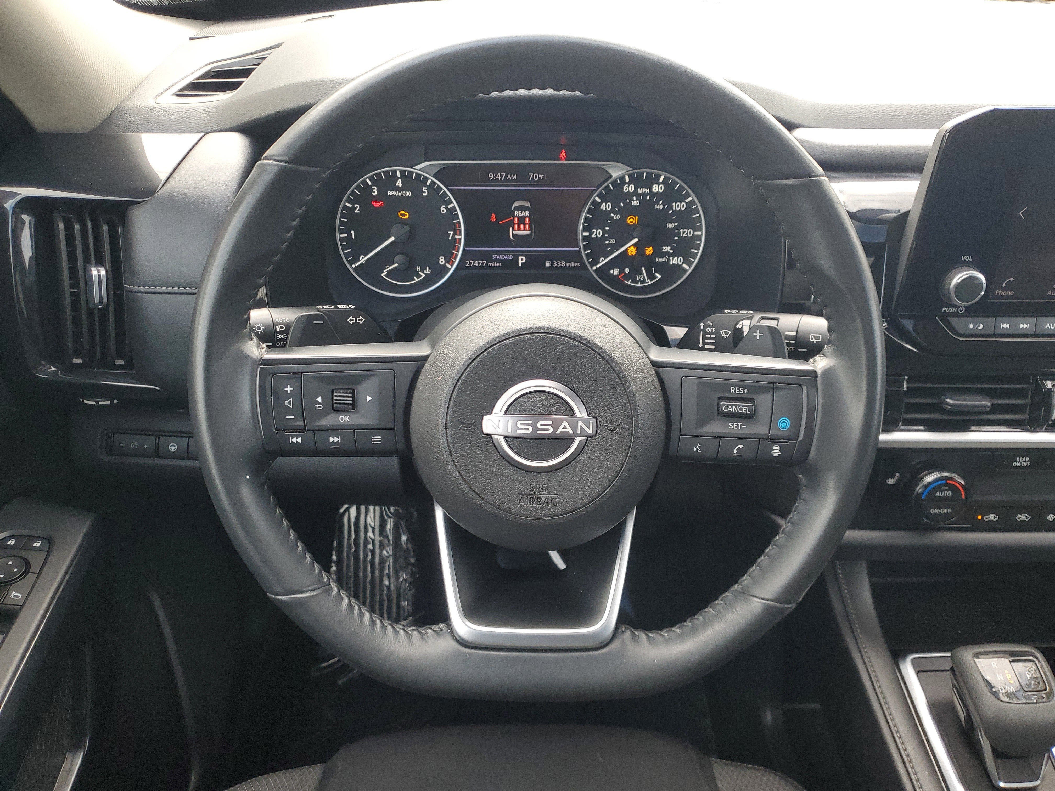 2024 Nissan Pathfinder SV