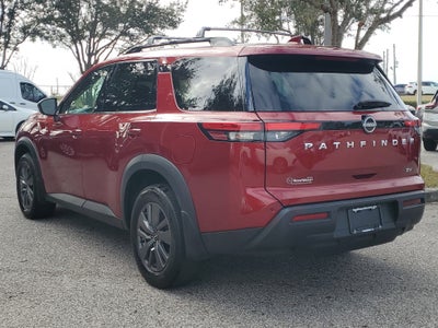 2024 Nissan Pathfinder SV