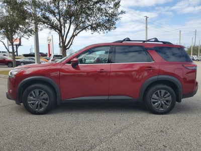 2024 Nissan Pathfinder SV