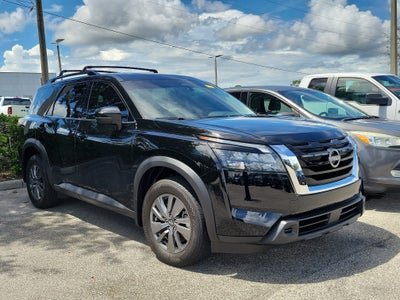 2025 Nissan Pathfinder SV