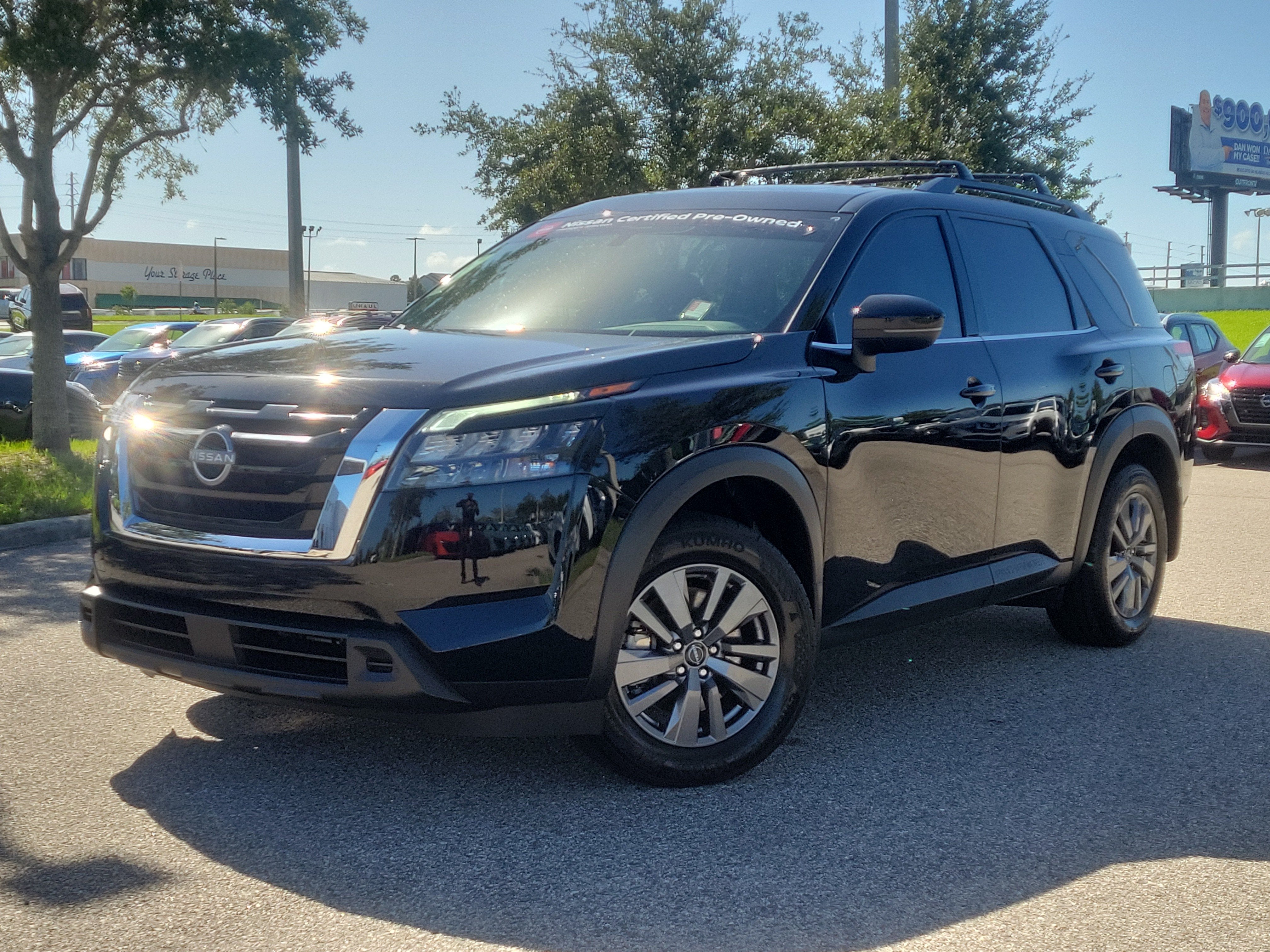 2025 Nissan Pathfinder SV