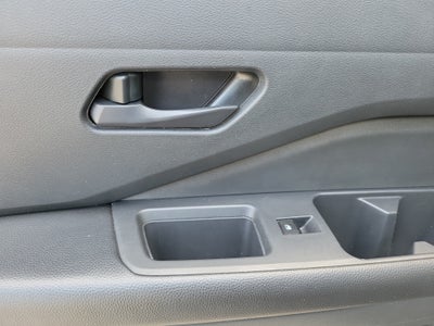 2023 Nissan Pathfinder SV