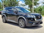 2023 Nissan Pathfinder SV