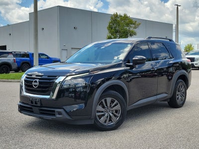 2023 Nissan Pathfinder SV