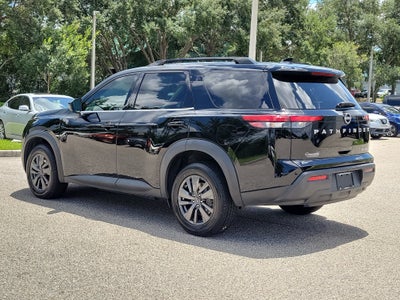 2023 Nissan Pathfinder SV