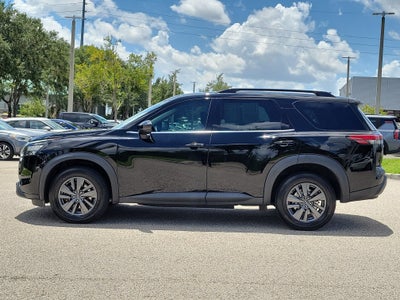 2023 Nissan Pathfinder SV