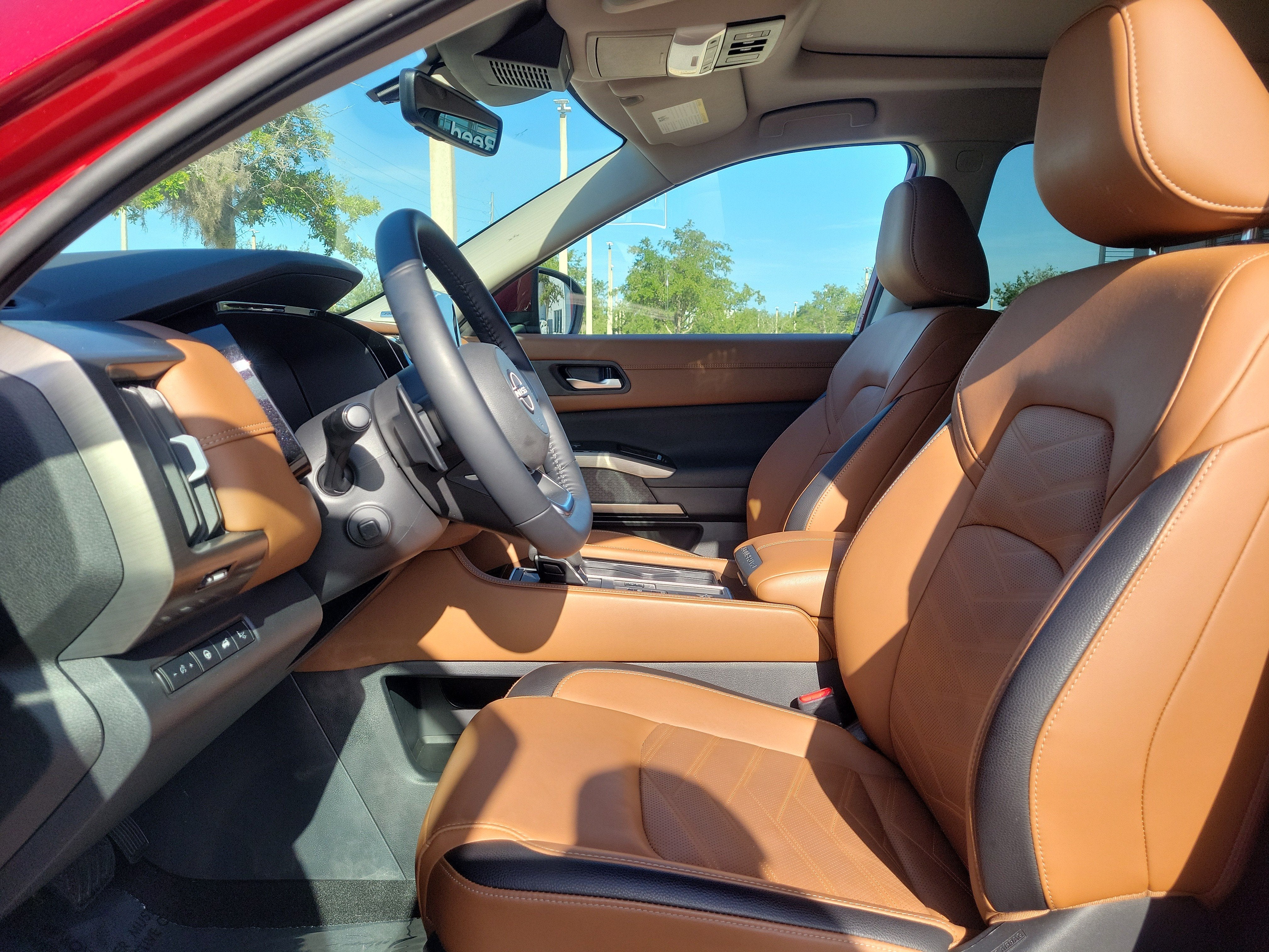 2025 Nissan Pathfinder Platinum