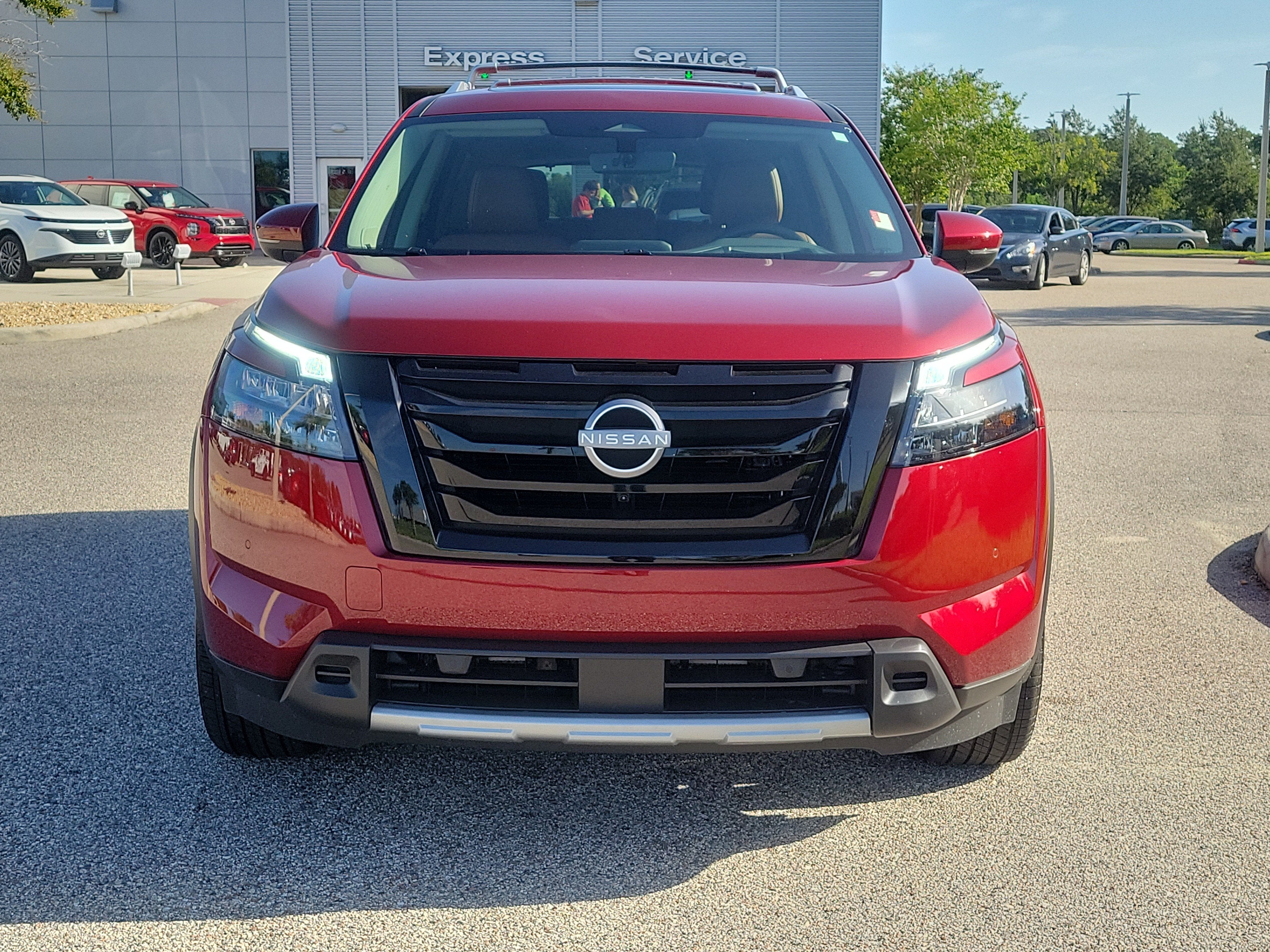 2025 Nissan Pathfinder Platinum
