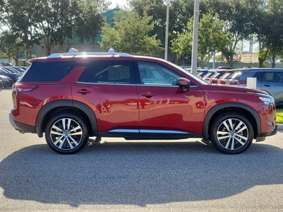 2025 Nissan Pathfinder Platinum