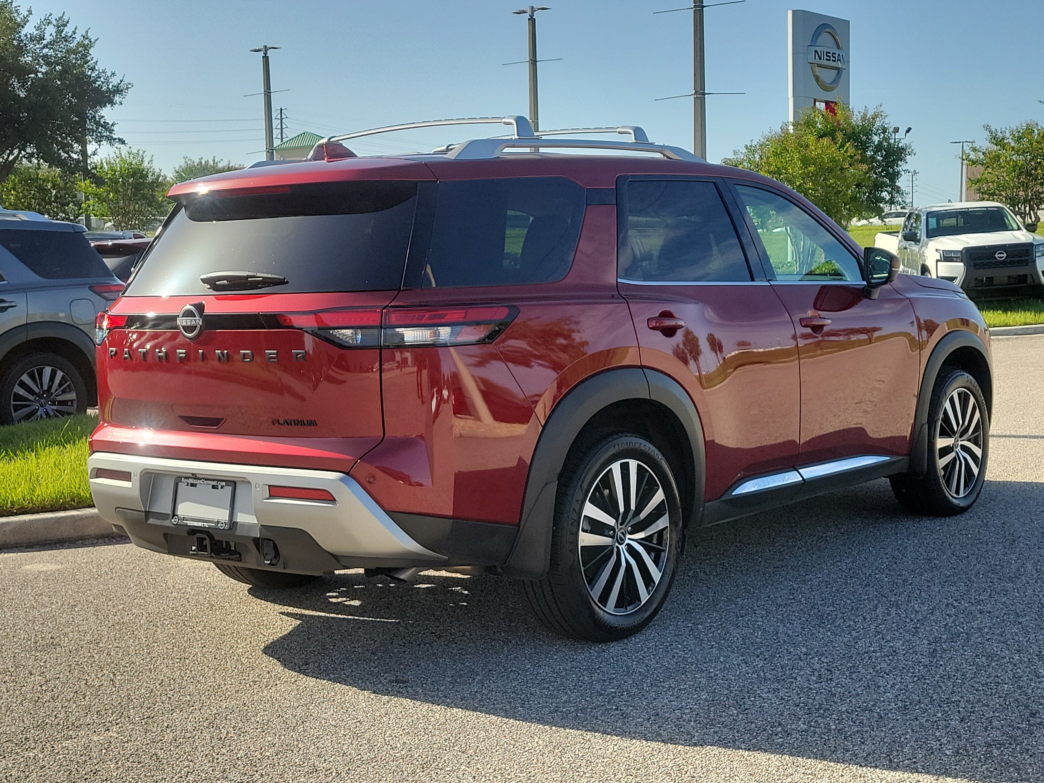 2025 Nissan Pathfinder Platinum