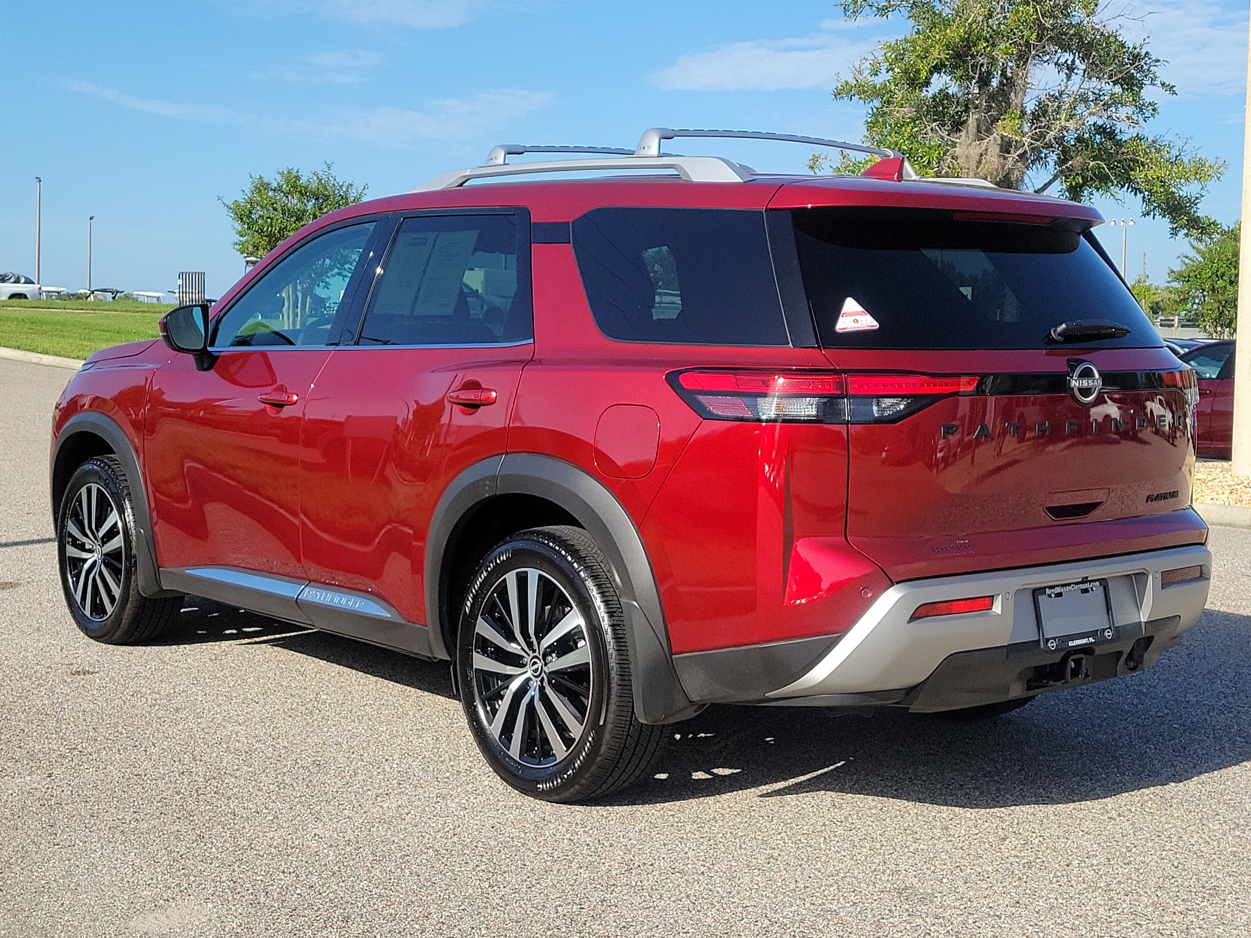 2025 Nissan Pathfinder Platinum