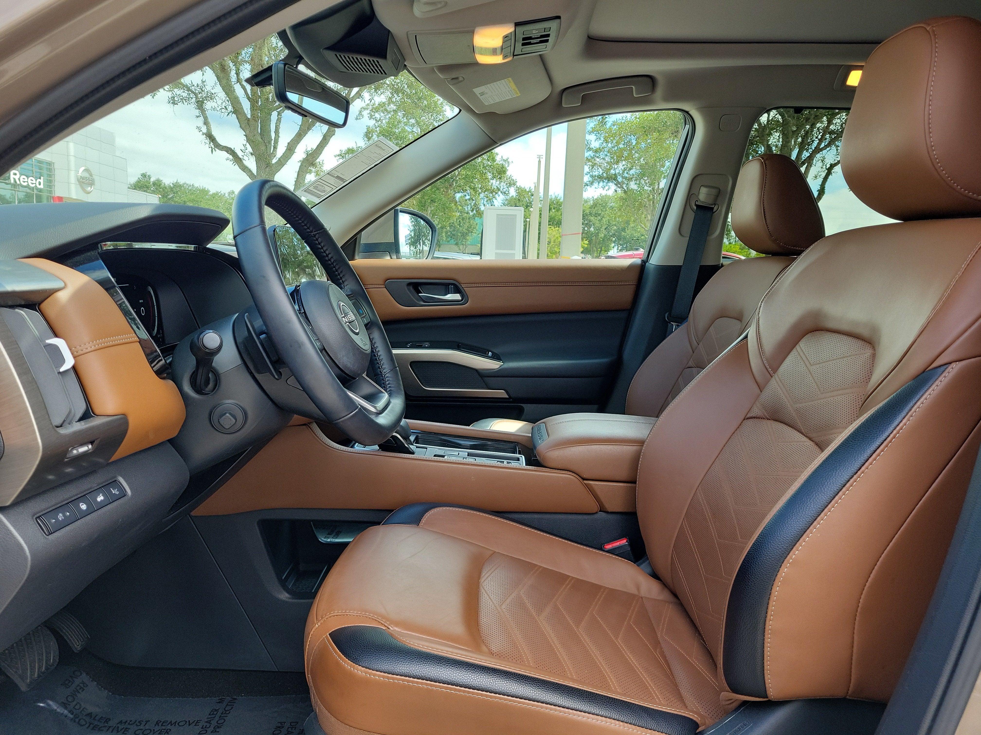 2025 Nissan Pathfinder Platinum