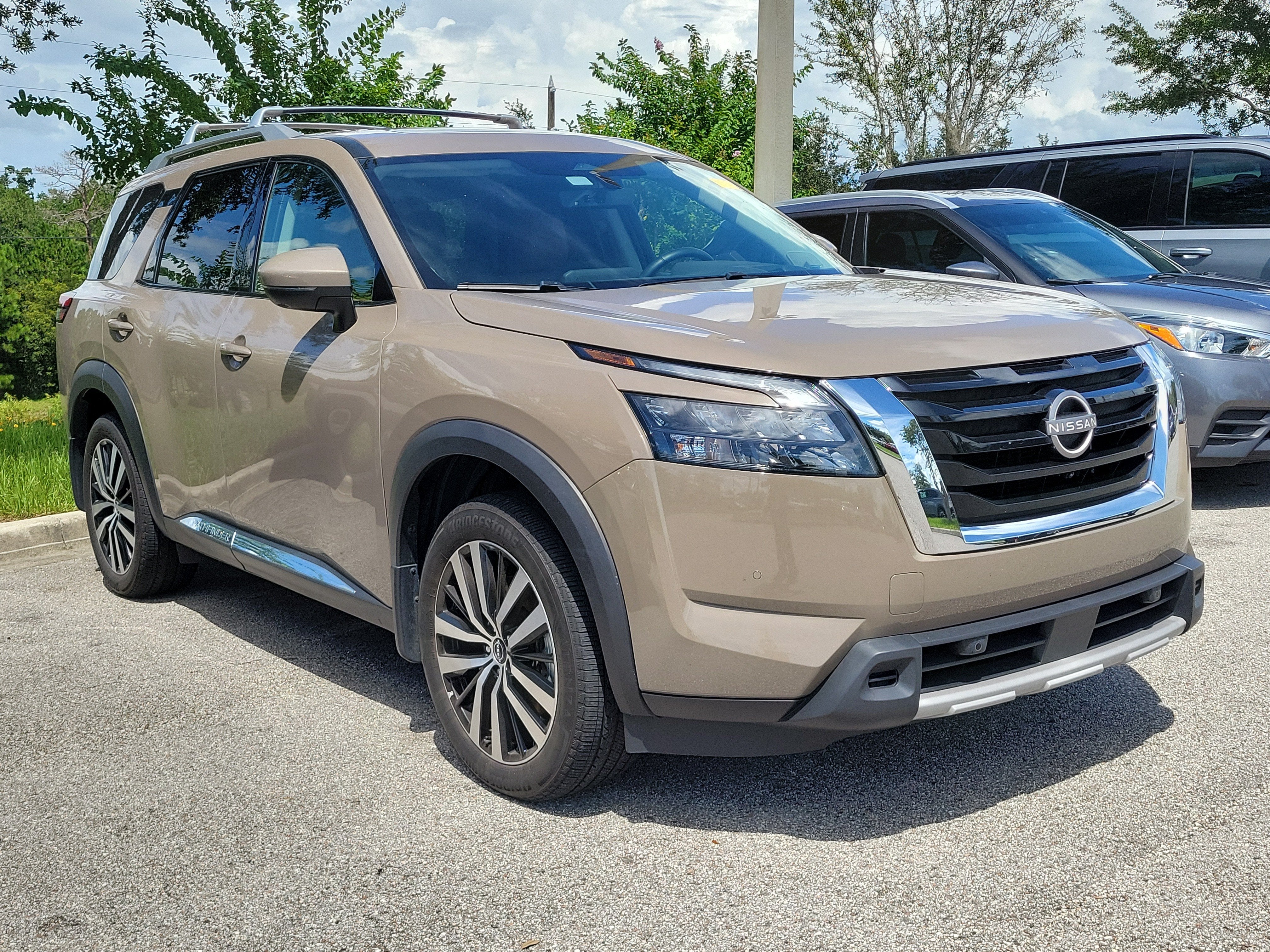 2025 Nissan Pathfinder Platinum