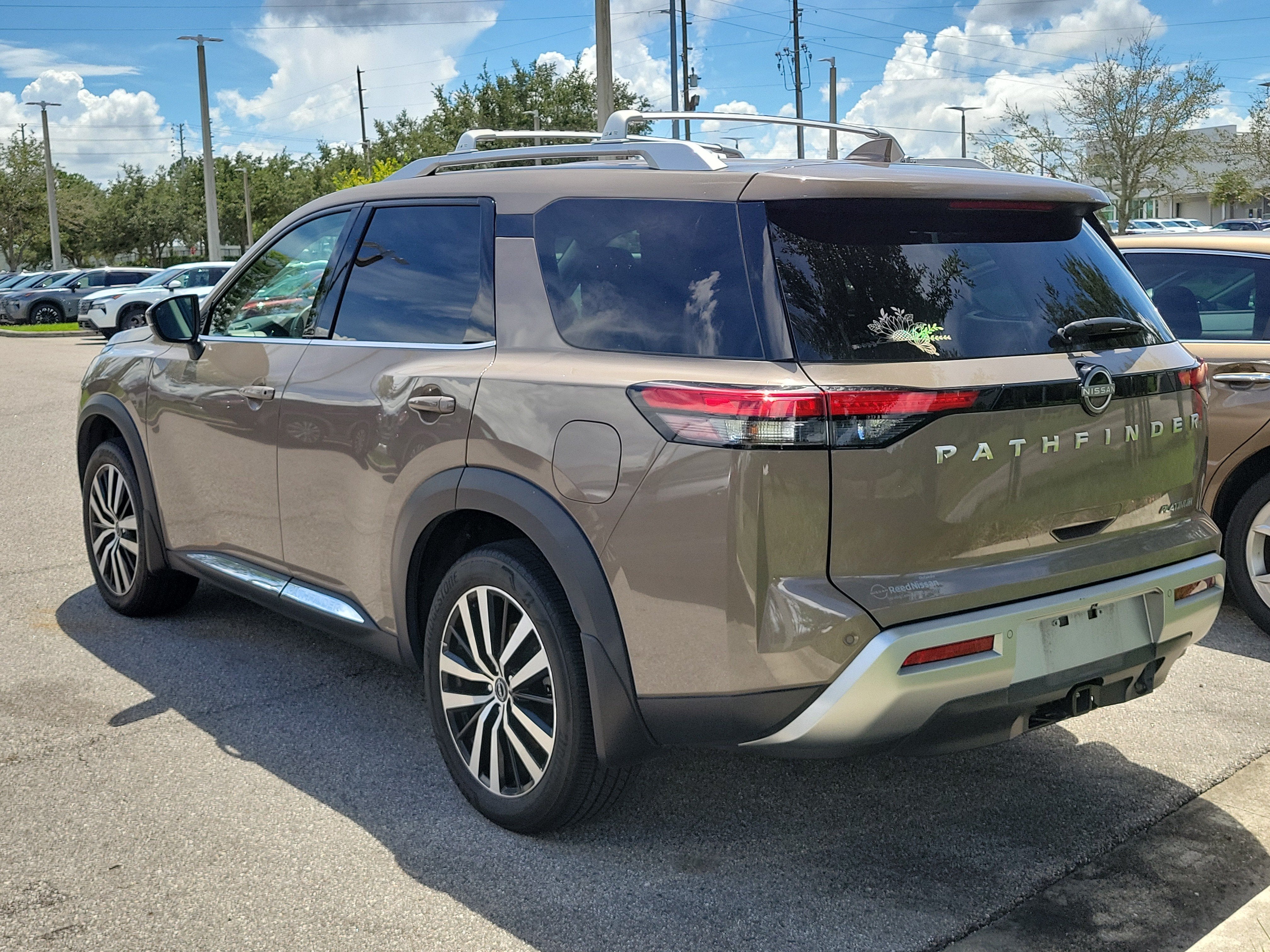 2025 Nissan Pathfinder Platinum