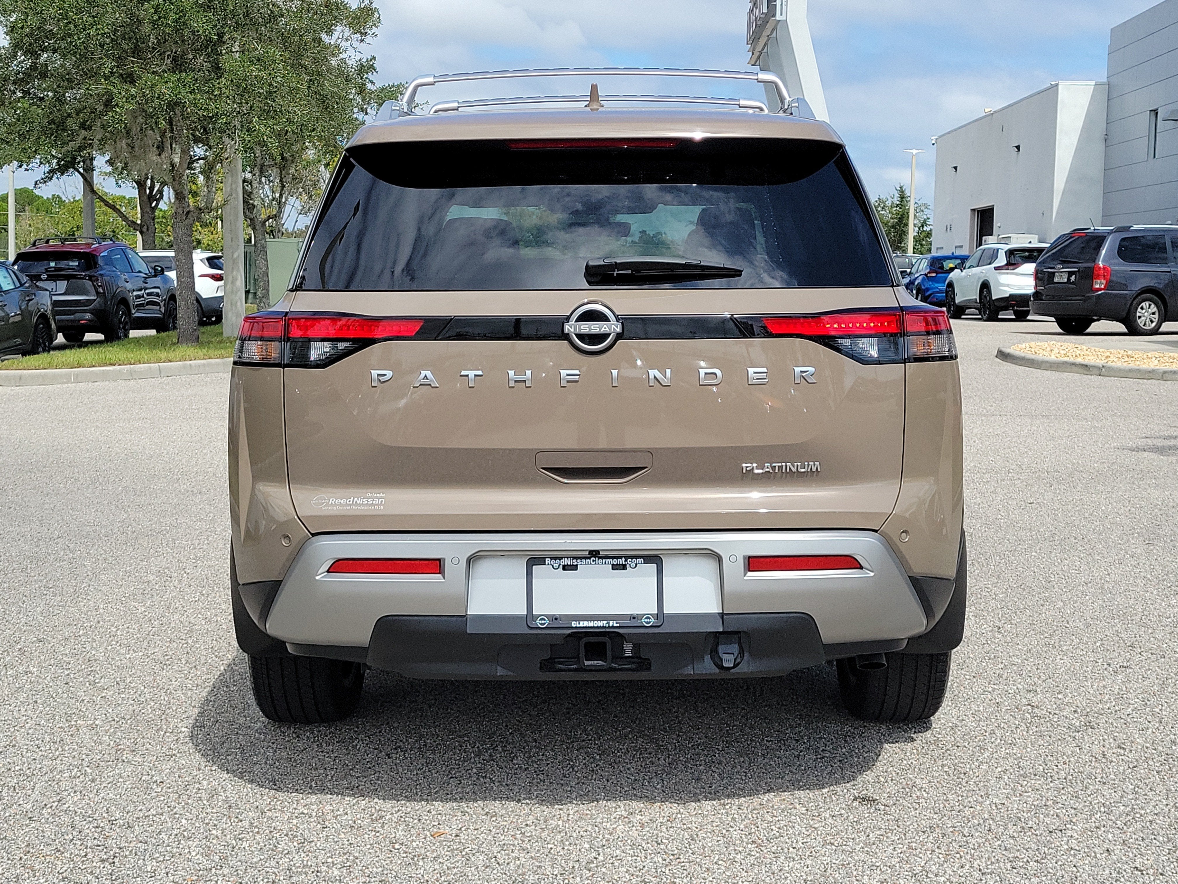 2025 Nissan Pathfinder Platinum