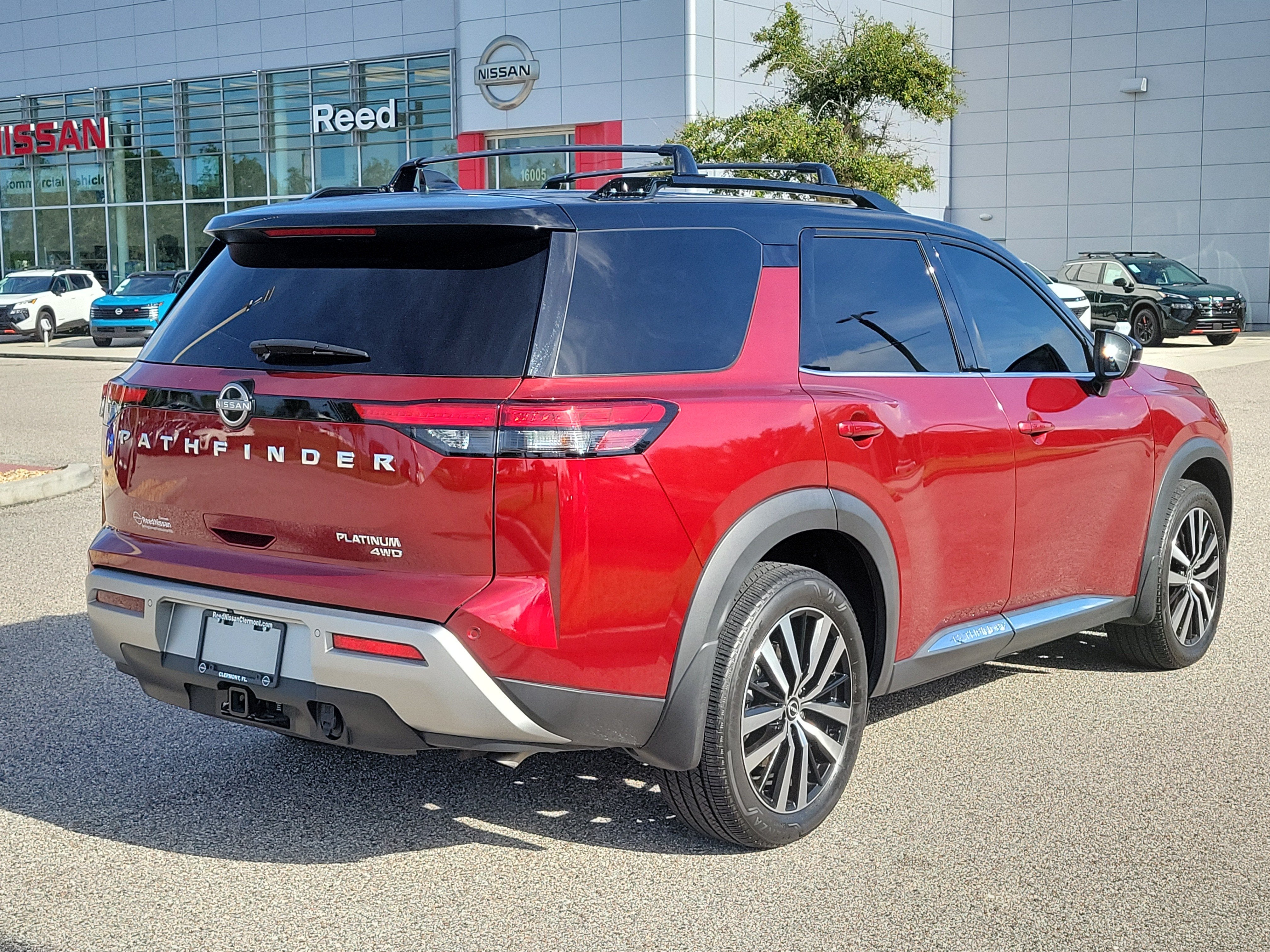 2025 Nissan Pathfinder Platinum