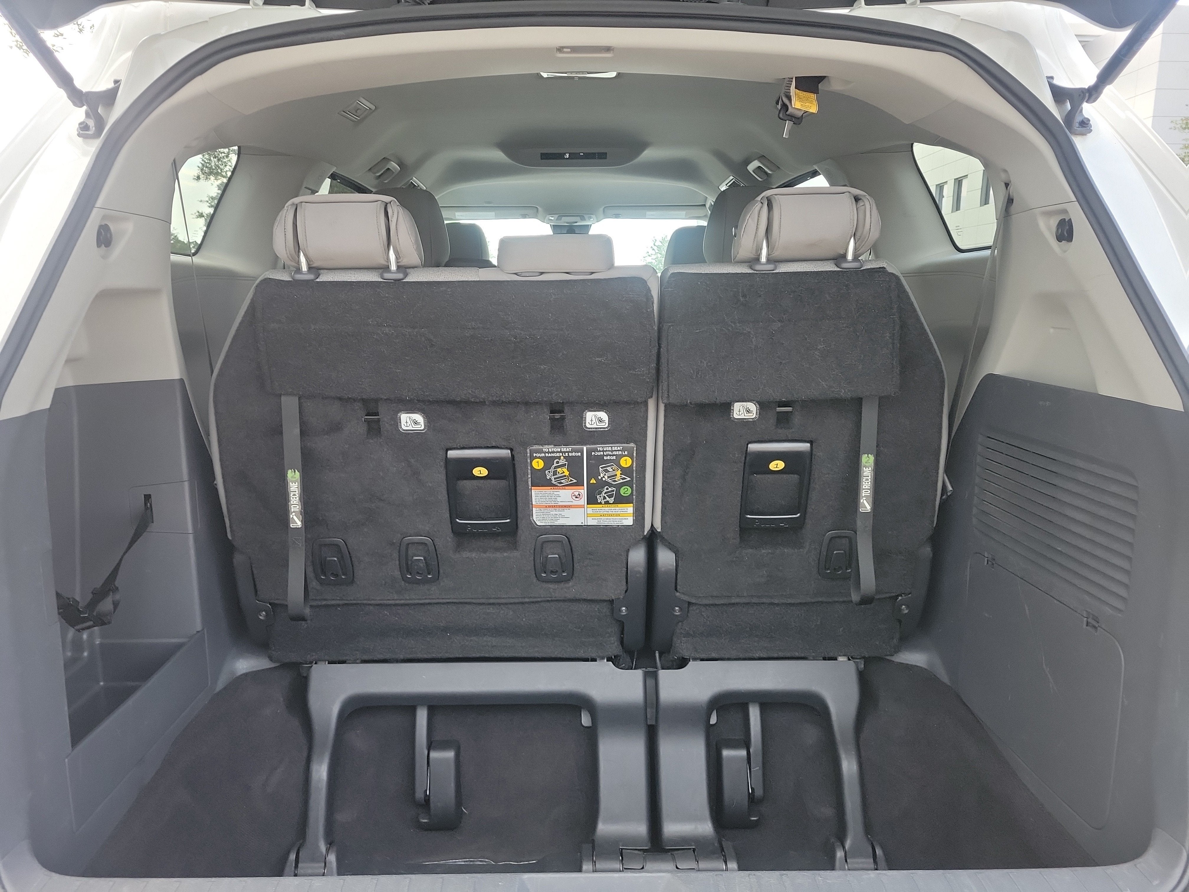 2024 Toyota Sienna LE